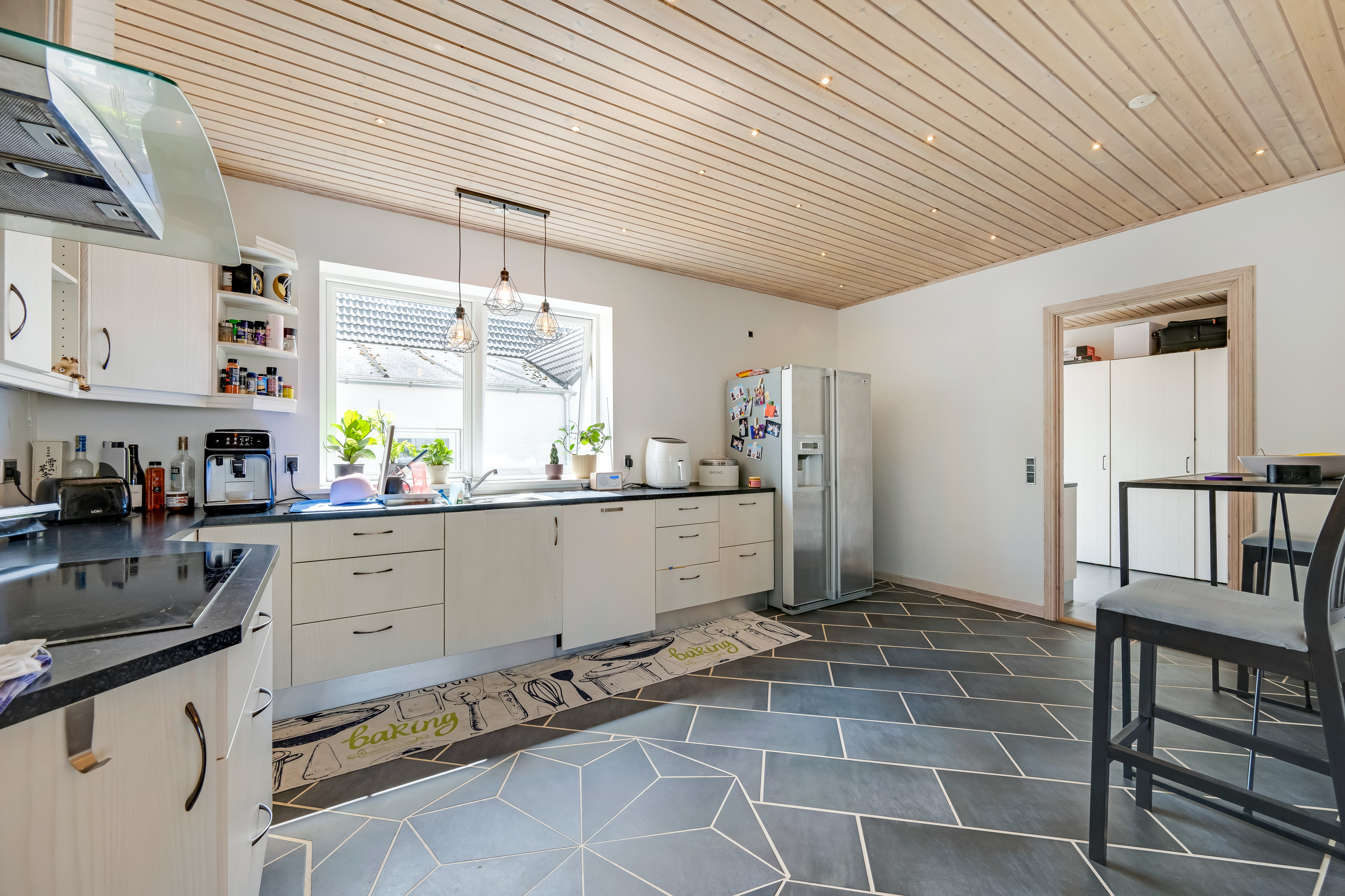 Fremhævet køkken billede i fuldskærmstilstand. Billede af Gl Kongevej 23, 6920 Videbæk