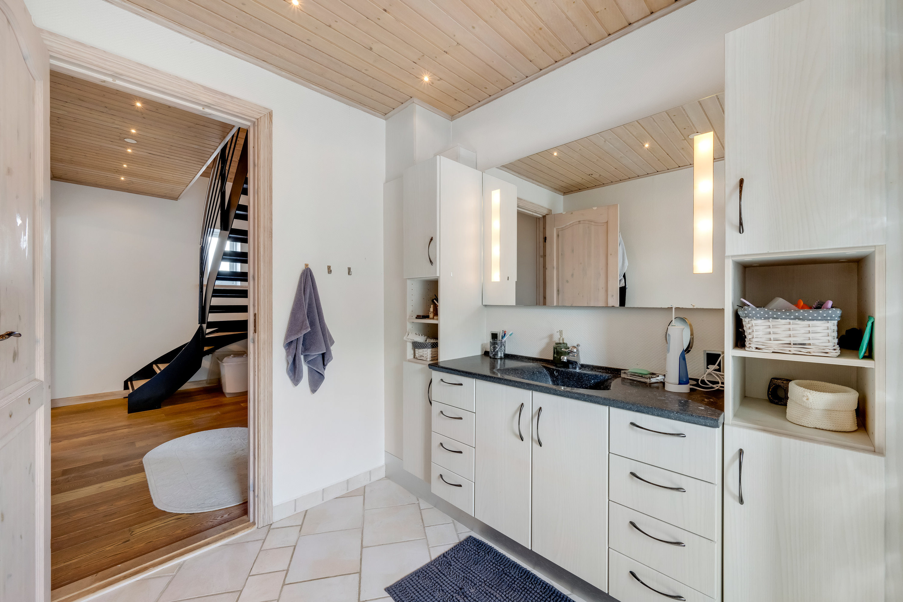 Fremhævet badeværelse  billede i fuldskærmstilstand. Billede af Gl Kongevej 23, 6920 Videbæk