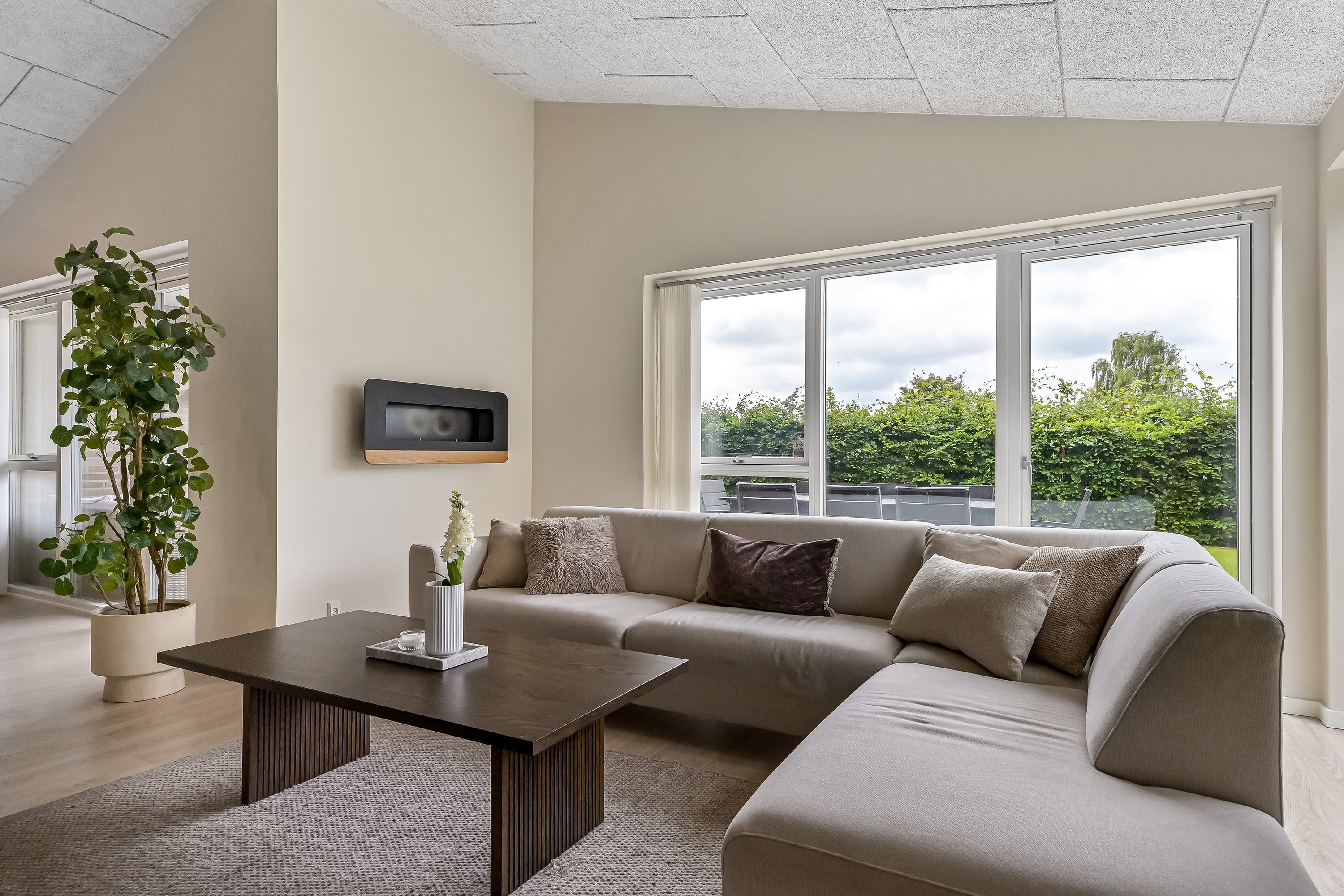 Fremhævet stue billede i fuldskærmstilstand. Billede af Gødstrupvænget 16, Snejbjerg, 7400 Herning