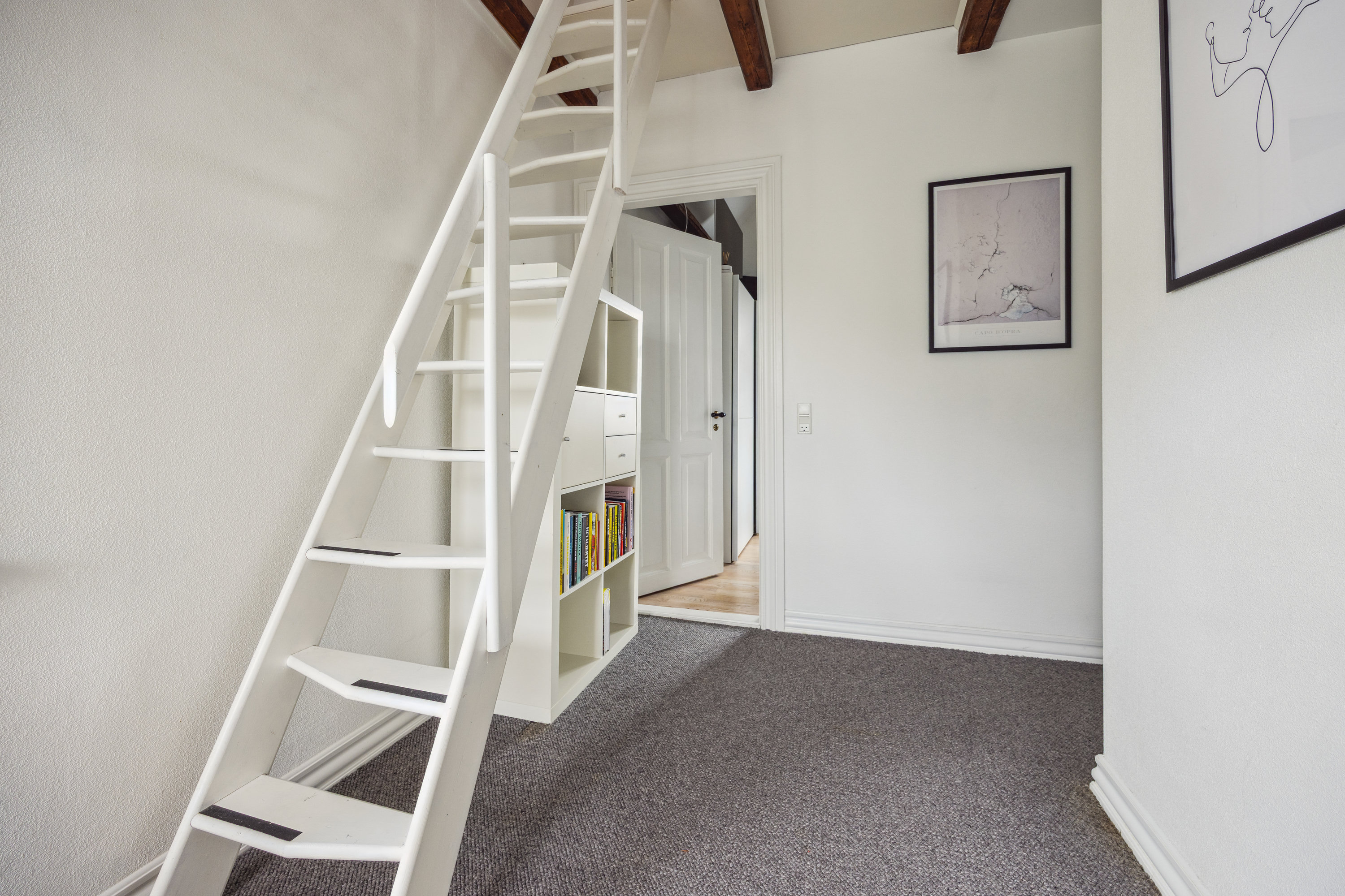 Fremhævet trappe billede i fuldskærmstilstand. Billede af Niels Lykkes Gade 16, 9400 Nørresundby