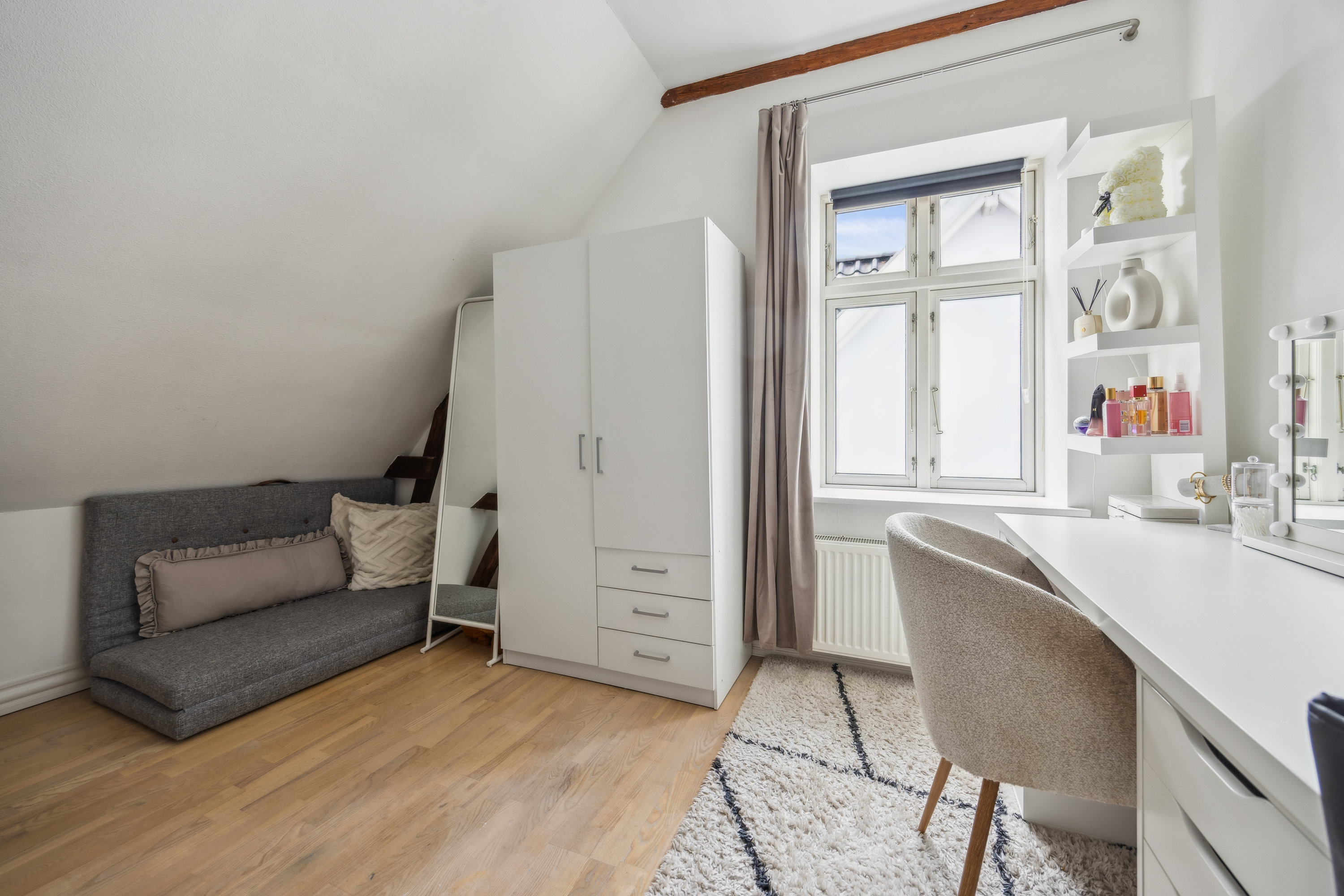 Fremhævet køkken billede i fuldskærmstilstand. Billede af Niels Lykkes Gade 16, 9400 Nørresundby