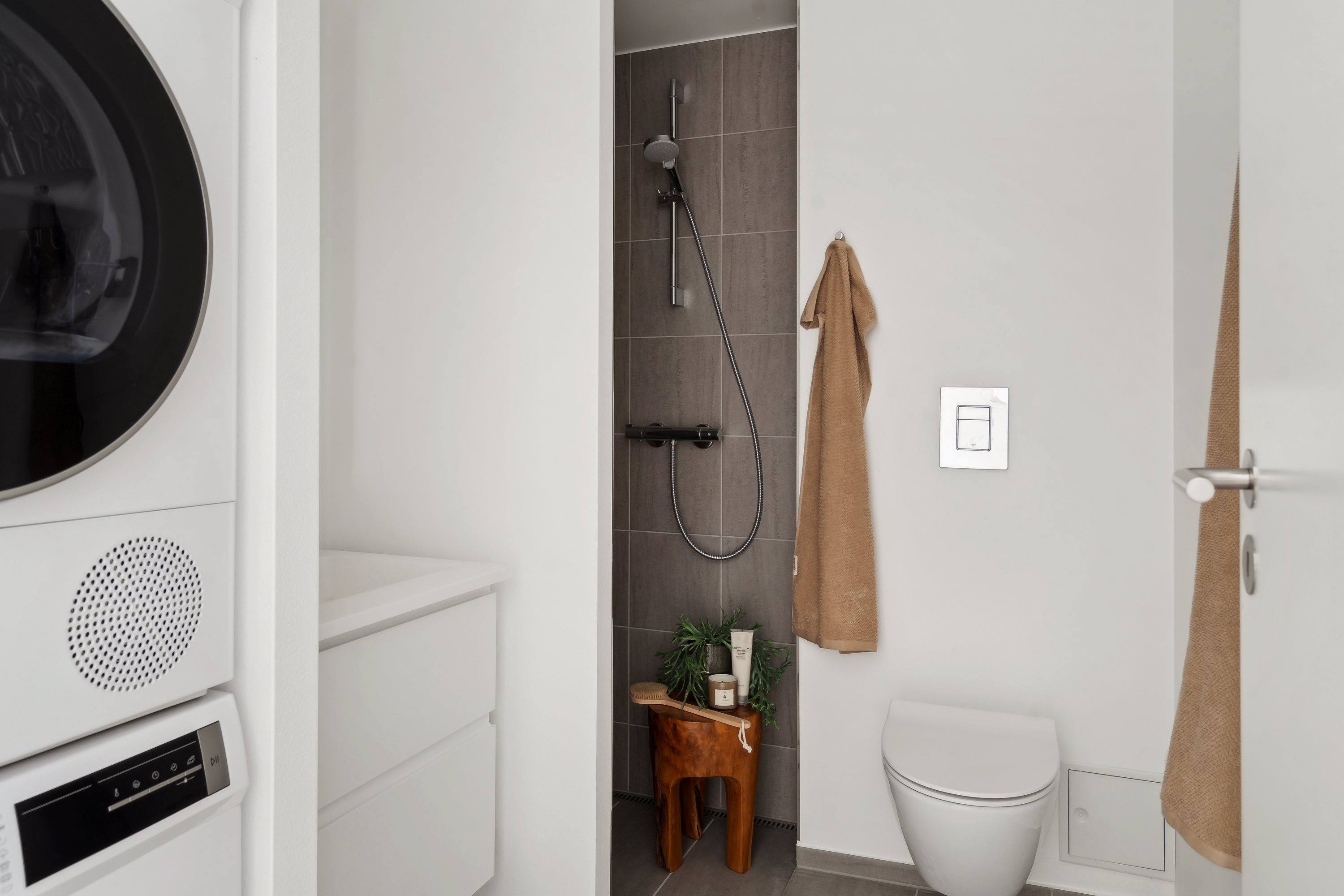 Fremhævet  billede i fuldskærmstilstand. Billede af Asgårdsvej 37, Bolbro, 5200 Odense V