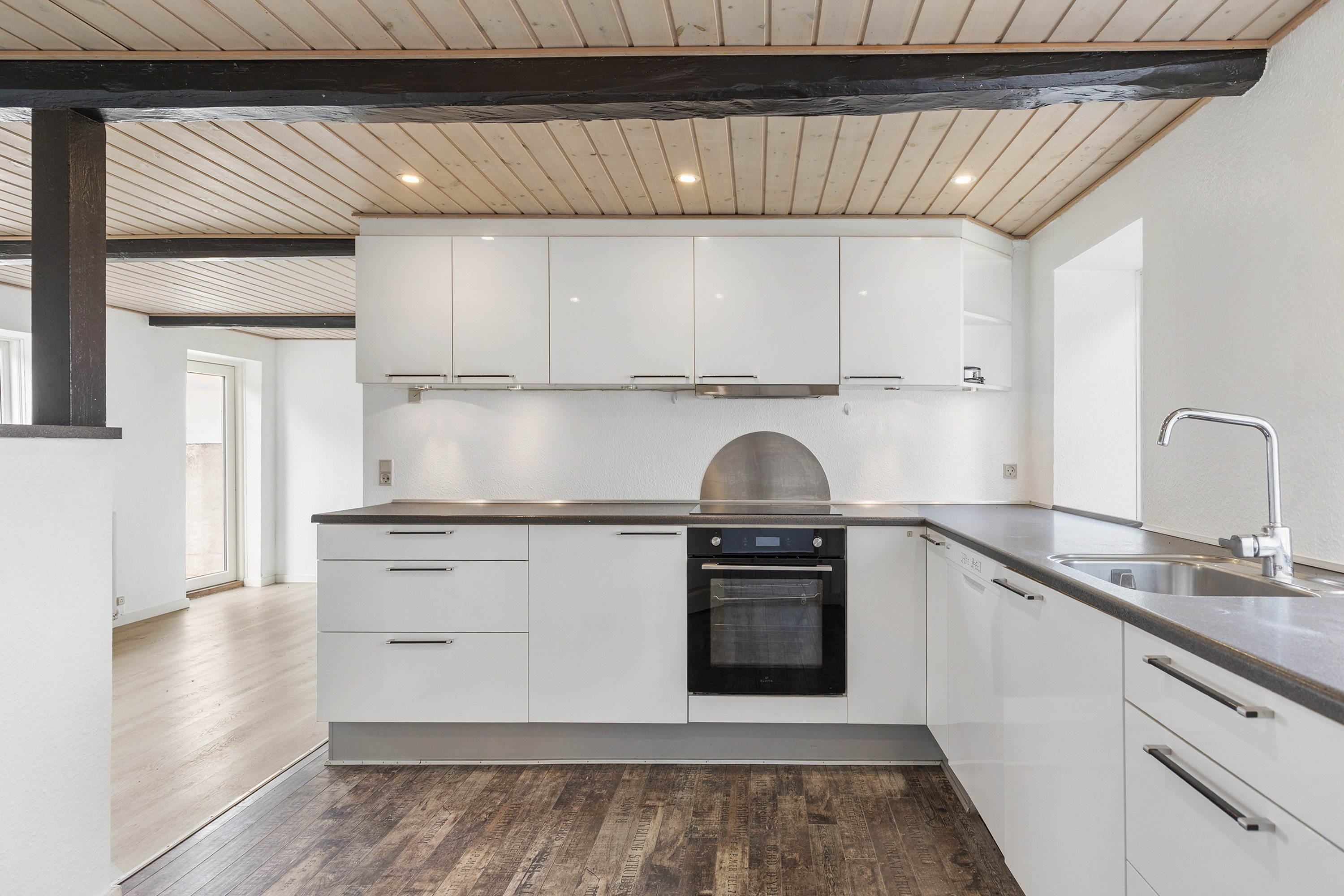 Fremhævet køkken billede i fuldskærmstilstand. Billede af Korsholmvej 260, Vesterbølle, 9631 Gedsted