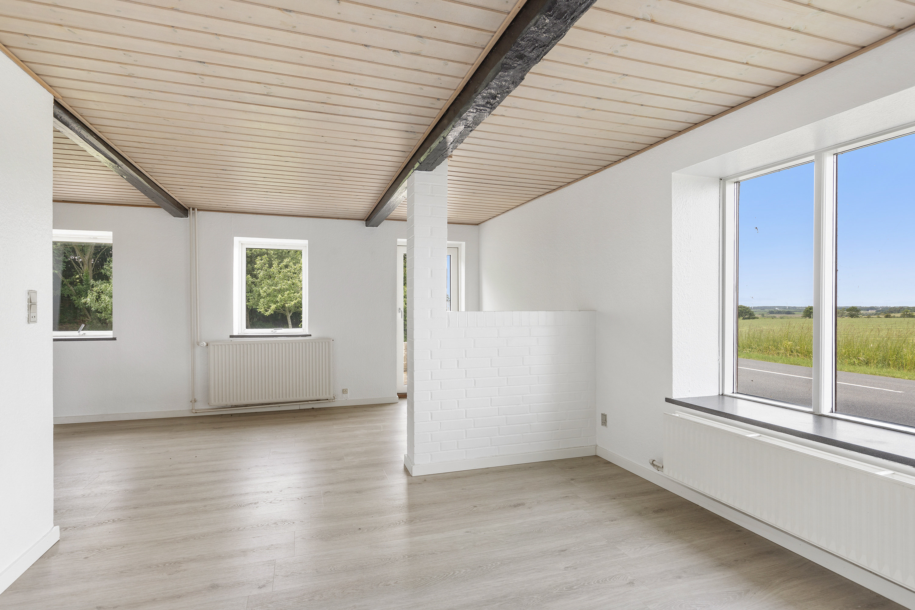 Fremhævet stue billede i fuldskærmstilstand. Billede af Korsholmvej 260, Vesterbølle, 9631 Gedsted