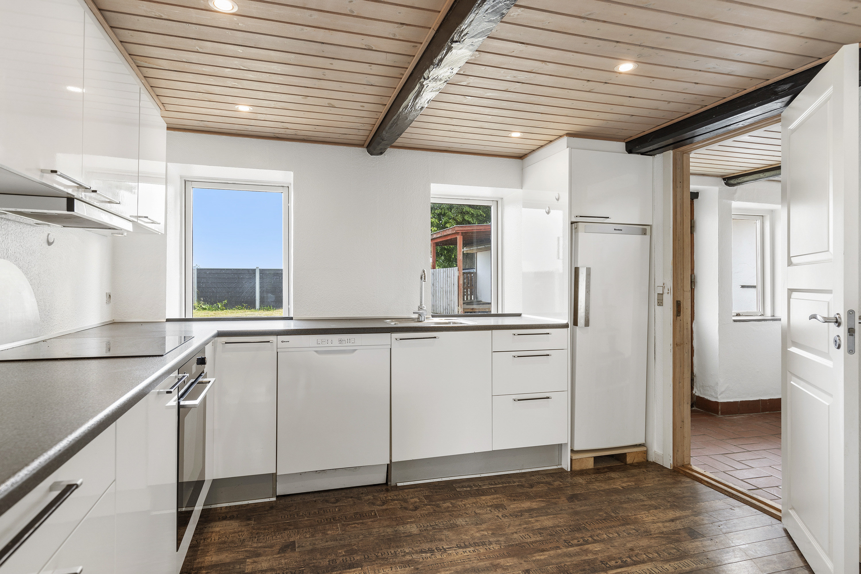 Fremhævet køkken billede i fuldskærmstilstand. Billede af Korsholmvej 260, Vesterbølle, 9631 Gedsted