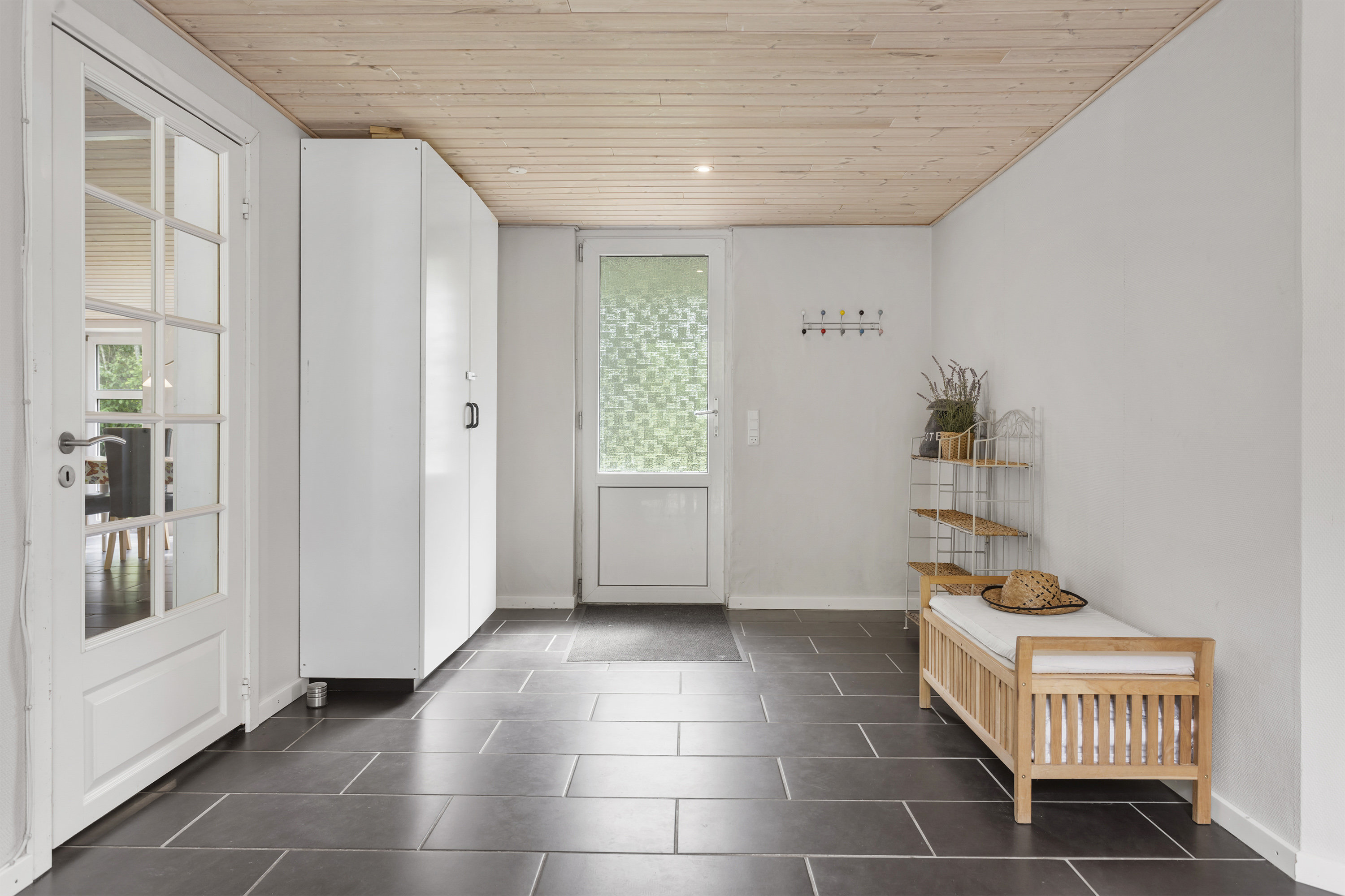 Fremhævet entré billede i fuldskærmstilstand. Billede af Mågevej 1, Hou, 9370 Hals