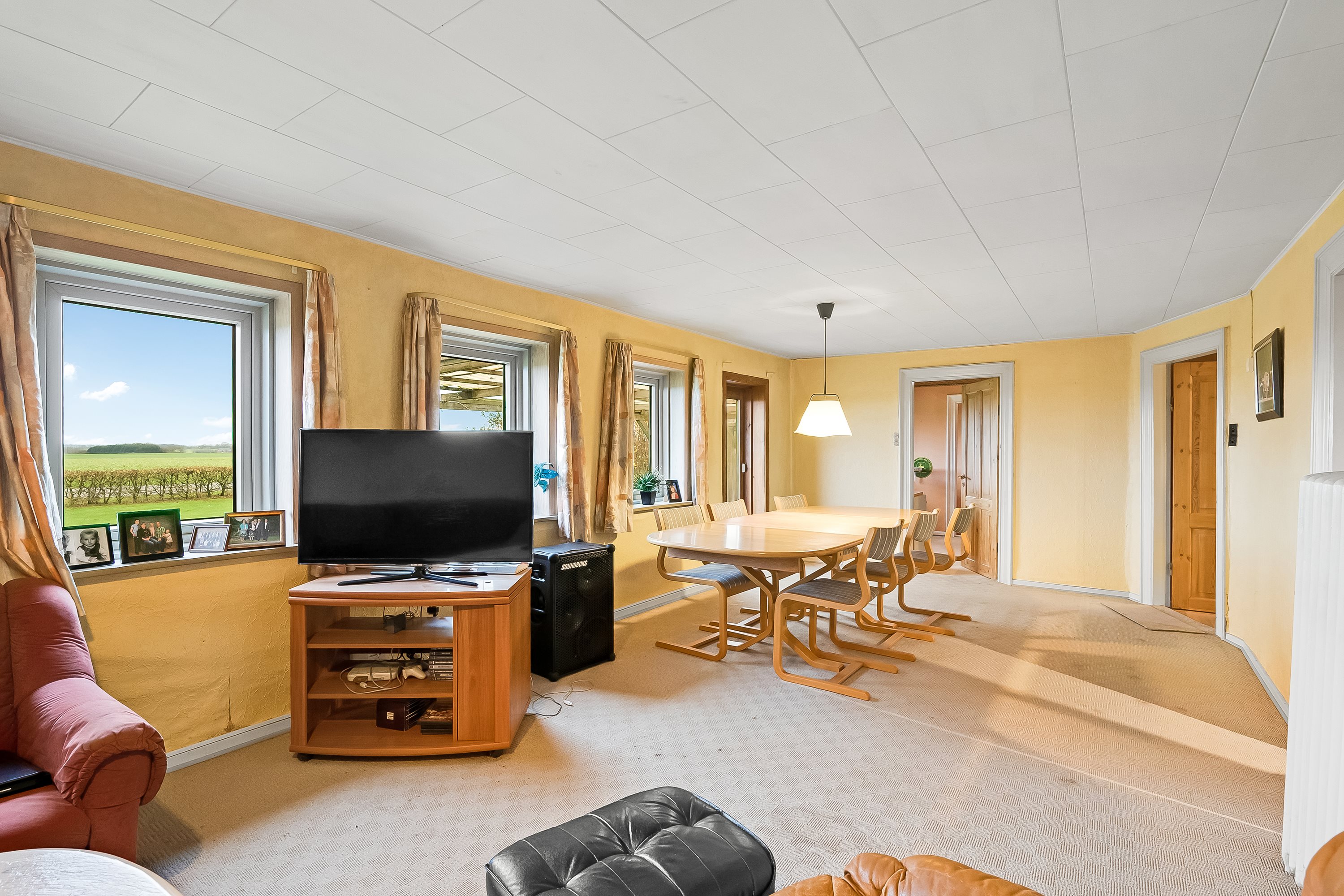 Fremhævet stue billede i fuldskærmstilstand. Billede af Tylvadvej 20, Finderup, 6900 Skjern