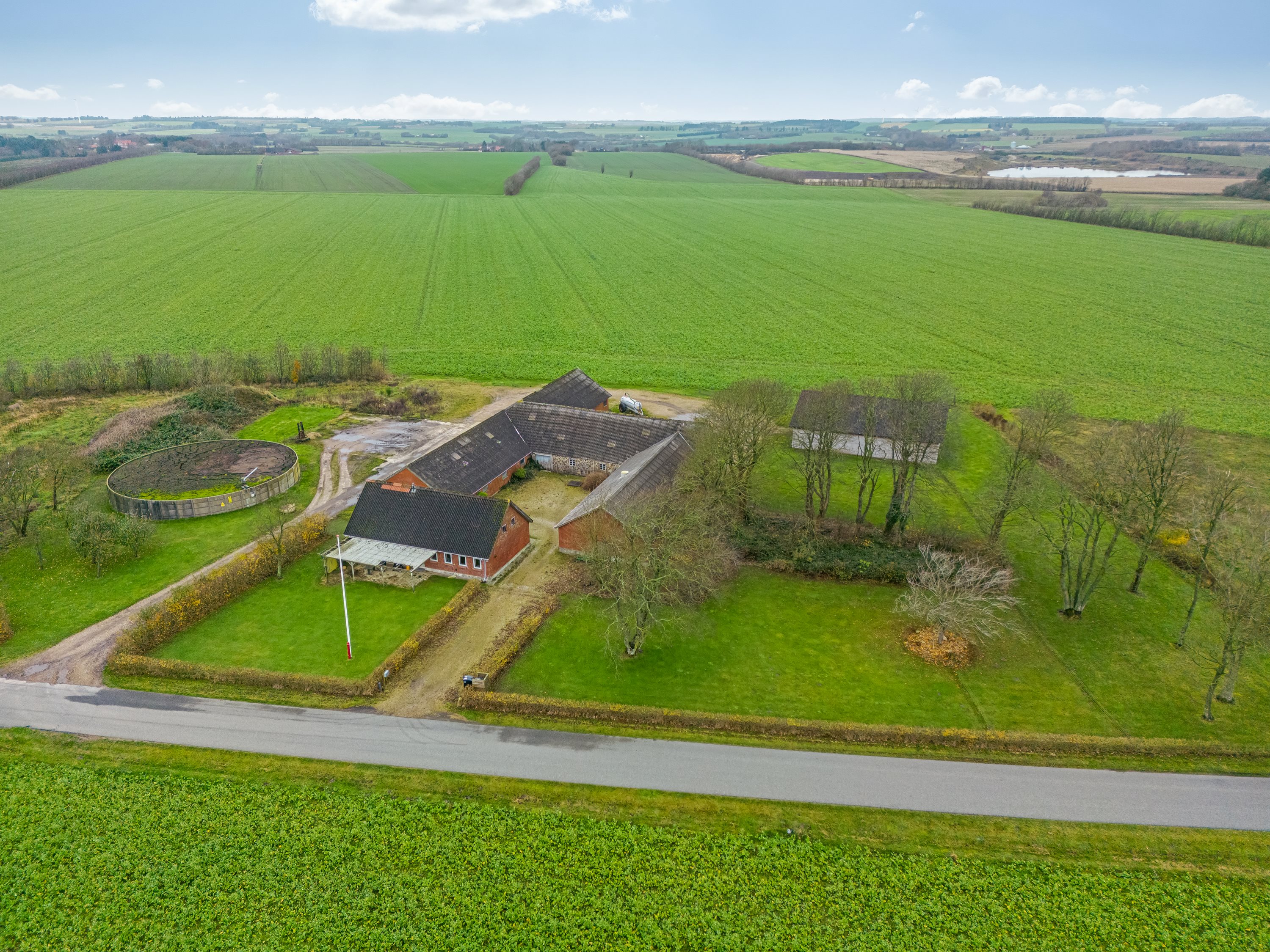 Fremhævet luftfoto billede i fuldskærmstilstand. Billede af Tylvadvej 20, Finderup, 6900 Skjern