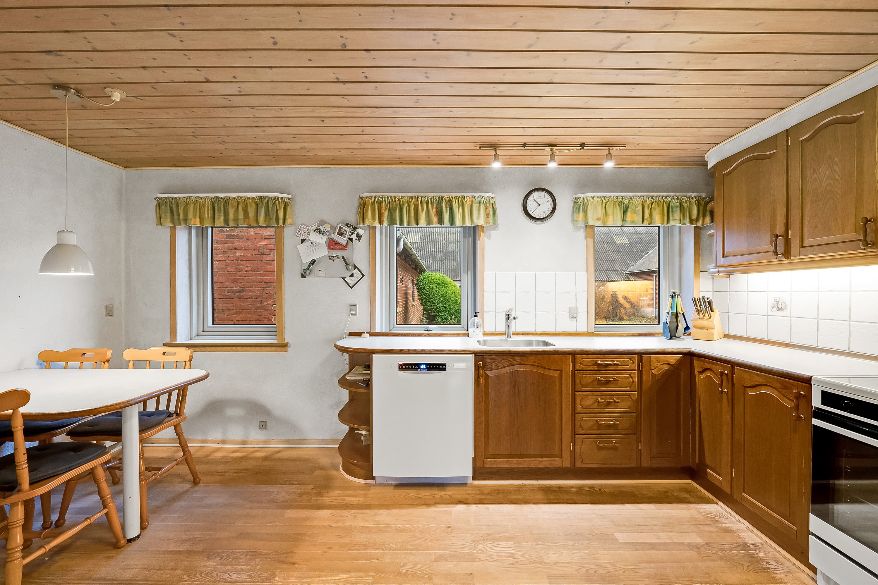 Fremhævet køkken billede i fuldskærmstilstand. Billede af Tylvadvej 20, Finderup, 6900 Skjern