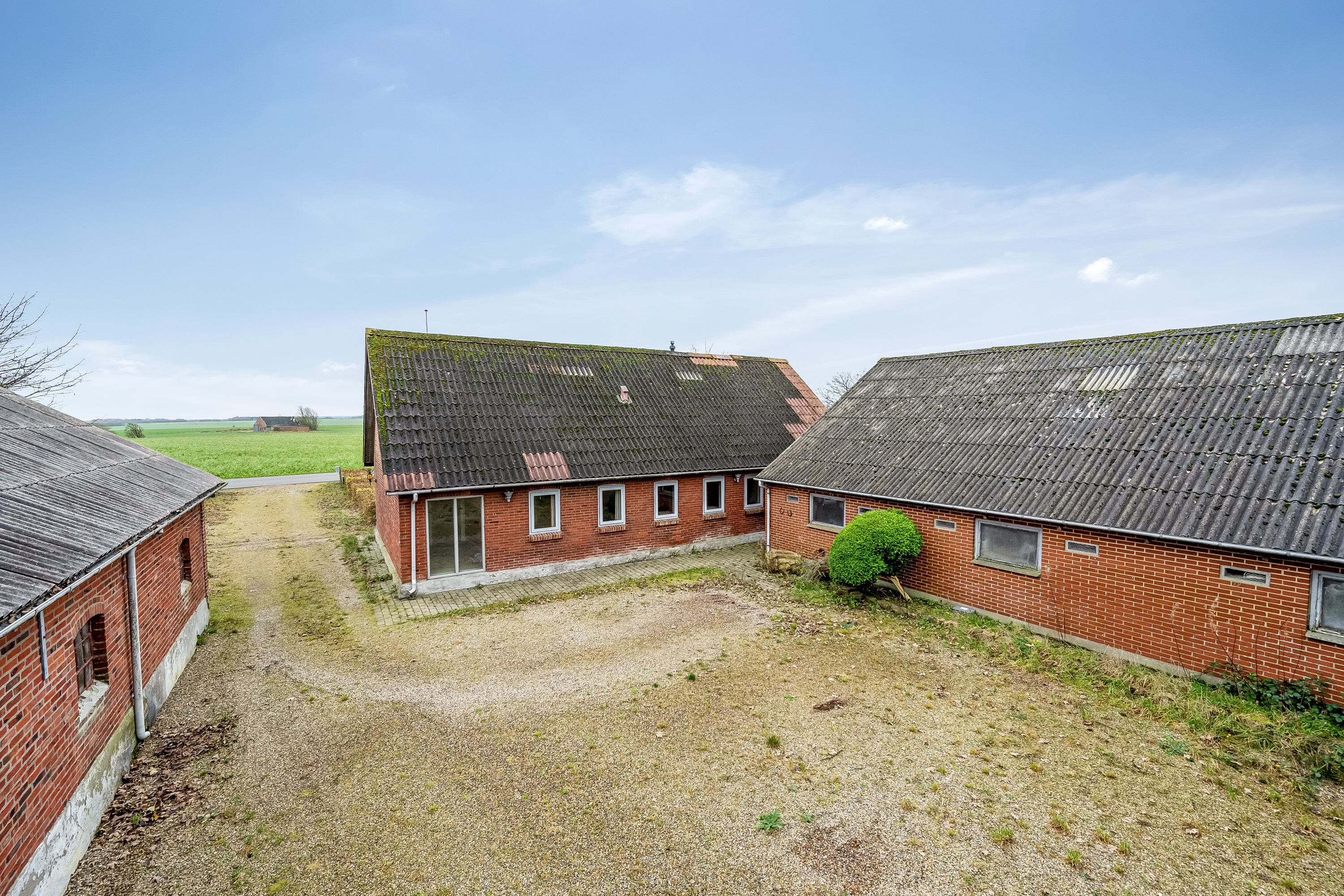 Fremhævet facade billede i fuldskærmstilstand. Billede af Tylvadvej 20, Finderup, 6900 Skjern