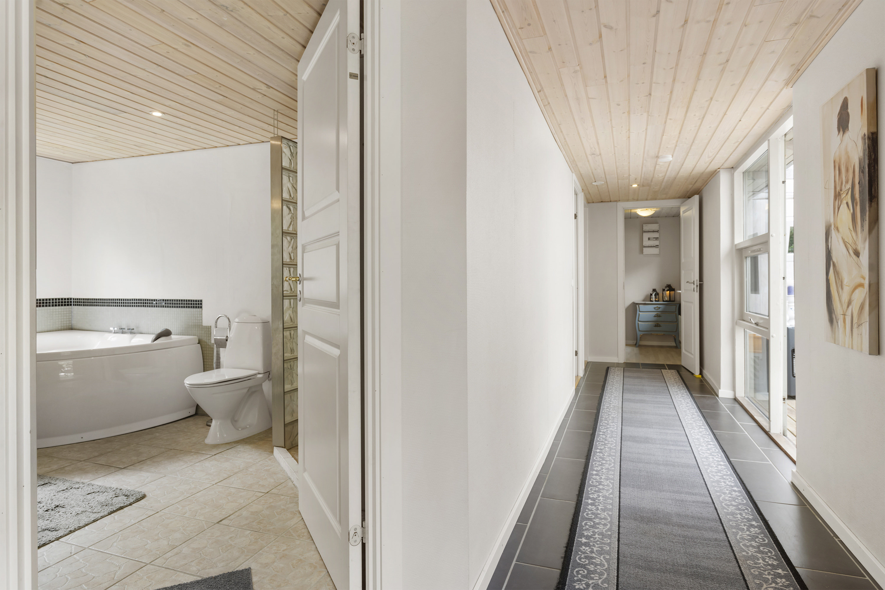 Fremhævet gang billede i fuldskærmstilstand. Billede af Mågevej 1, Hou, 9370 Hals