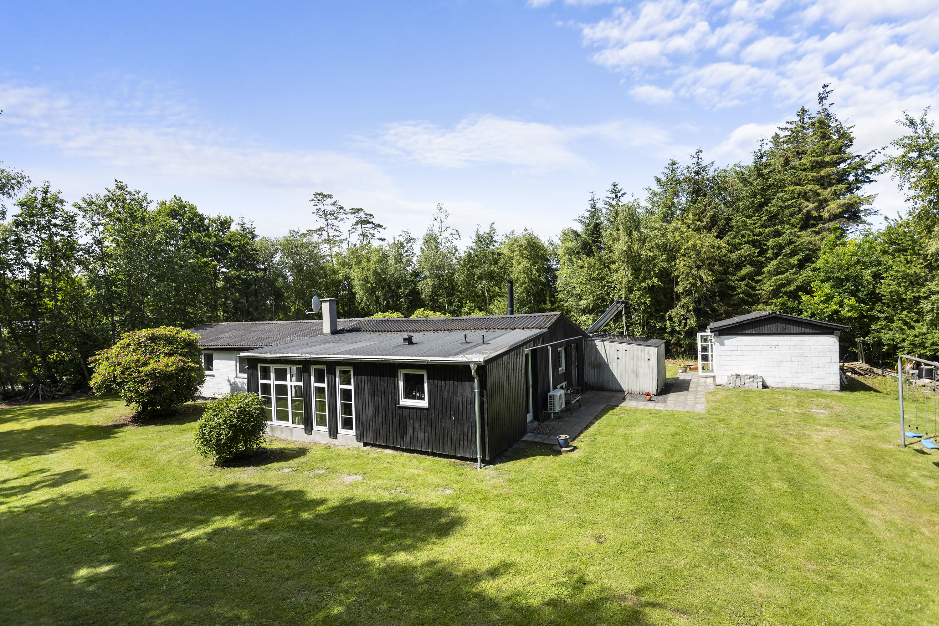 Fremhævet ejendommen billede i fuldskærmstilstand. Billede af Mågevej 1, Hou, 9370 Hals