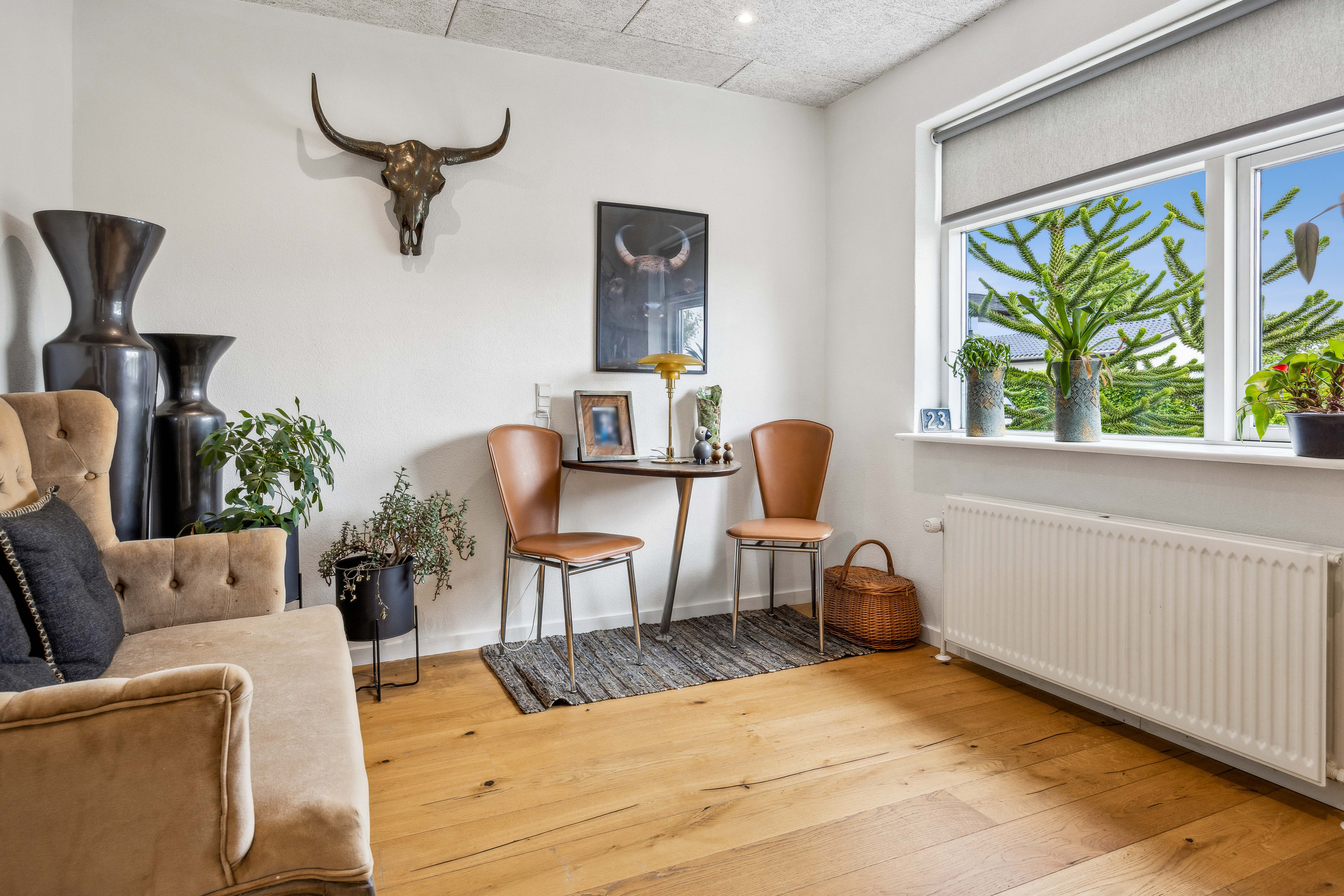 Fremhævet stue billede i fuldskærmstilstand. Billede af Kløvermarken 23, 9310 Vodskov