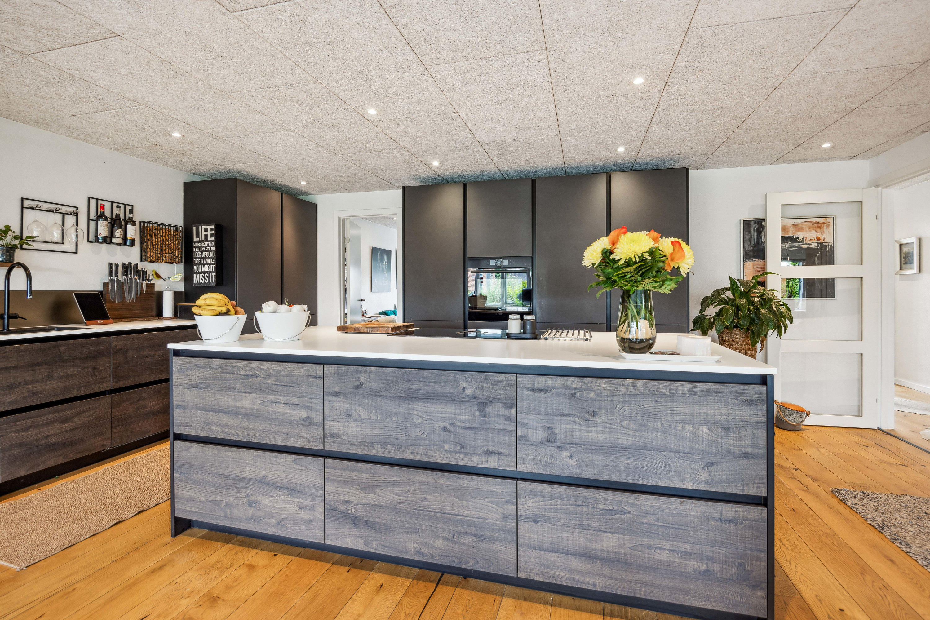 Fremhævet køkken billede i fuldskærmstilstand. Billede af Kløvermarken 23, 9310 Vodskov