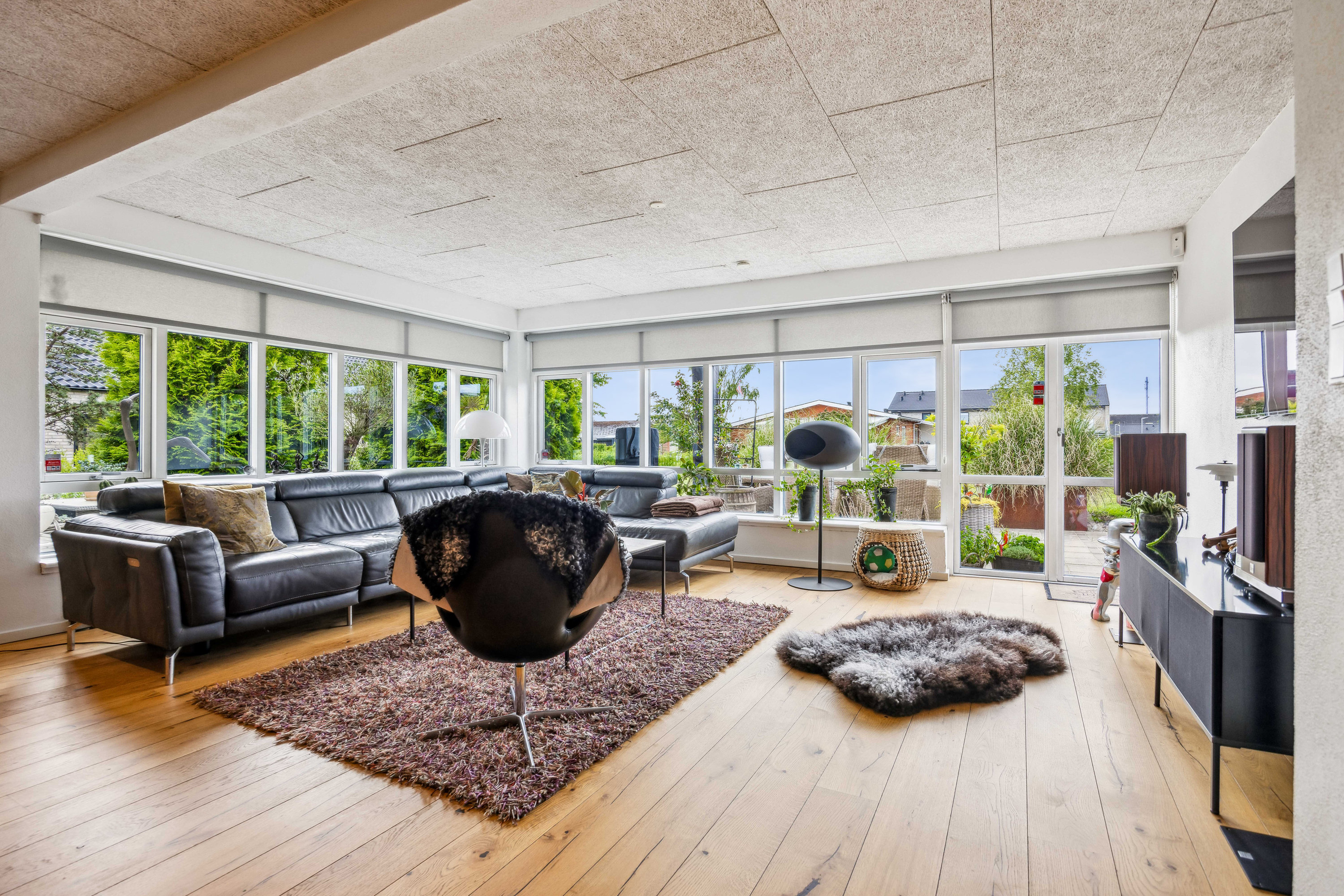 Fremhævet stue billede i fuldskærmstilstand. Billede af Kløvermarken 23, 9310 Vodskov