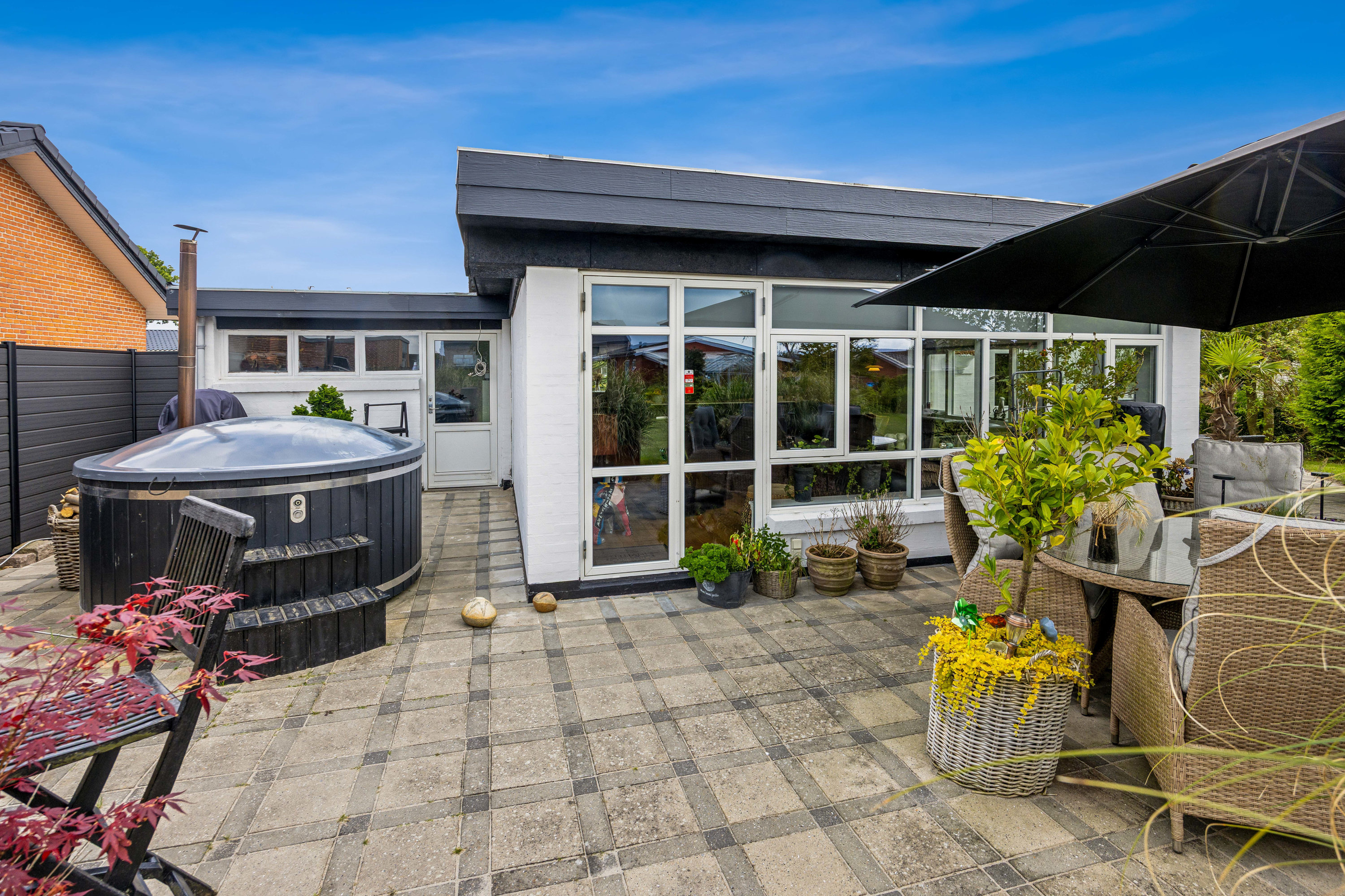 Fremhævet terrasse billede i fuldskærmstilstand. Billede af Kløvermarken 23, 9310 Vodskov