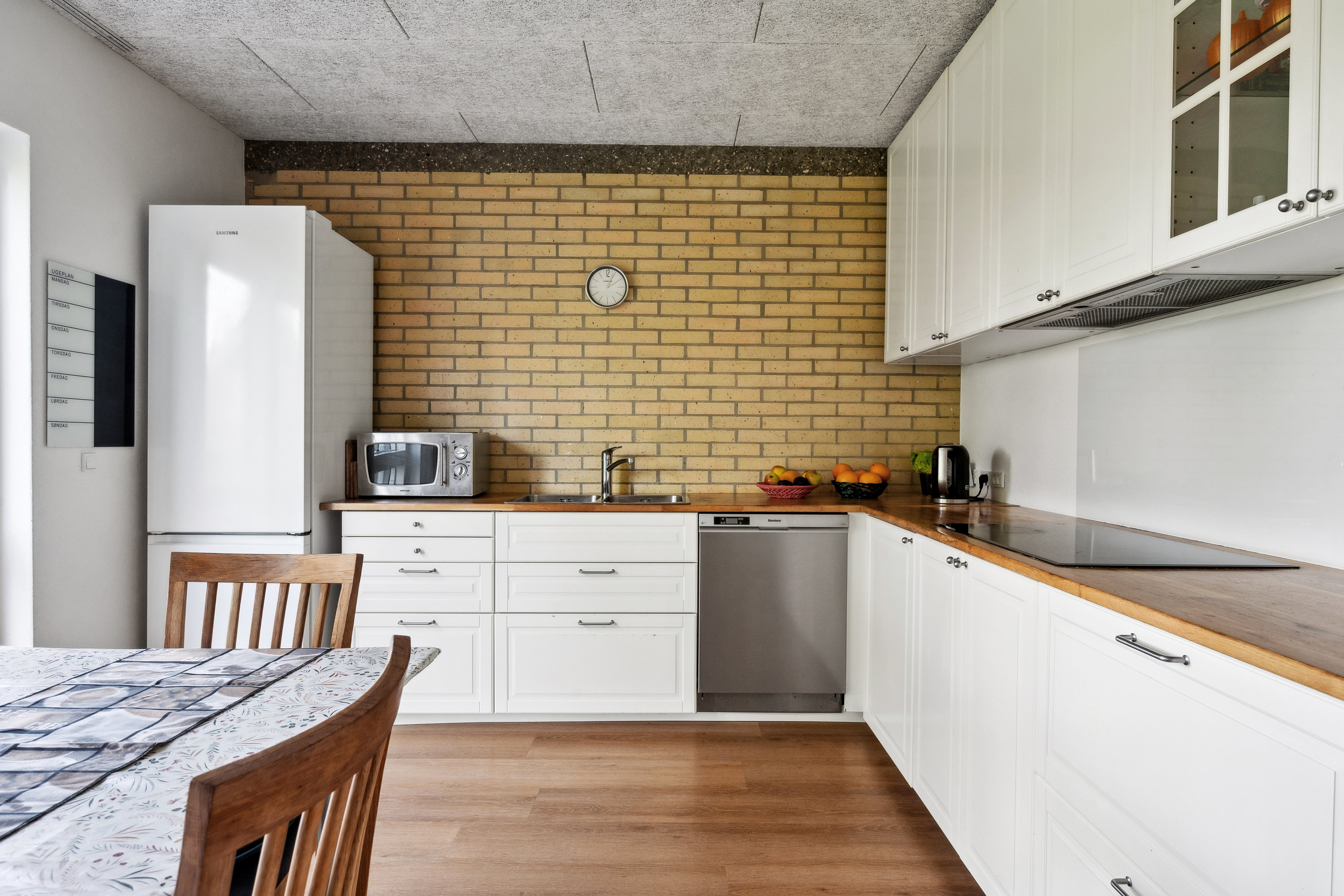 Fremhævet køkken billede i fuldskærmstilstand. Billede af Åmarksvej 7, 8250 Egå