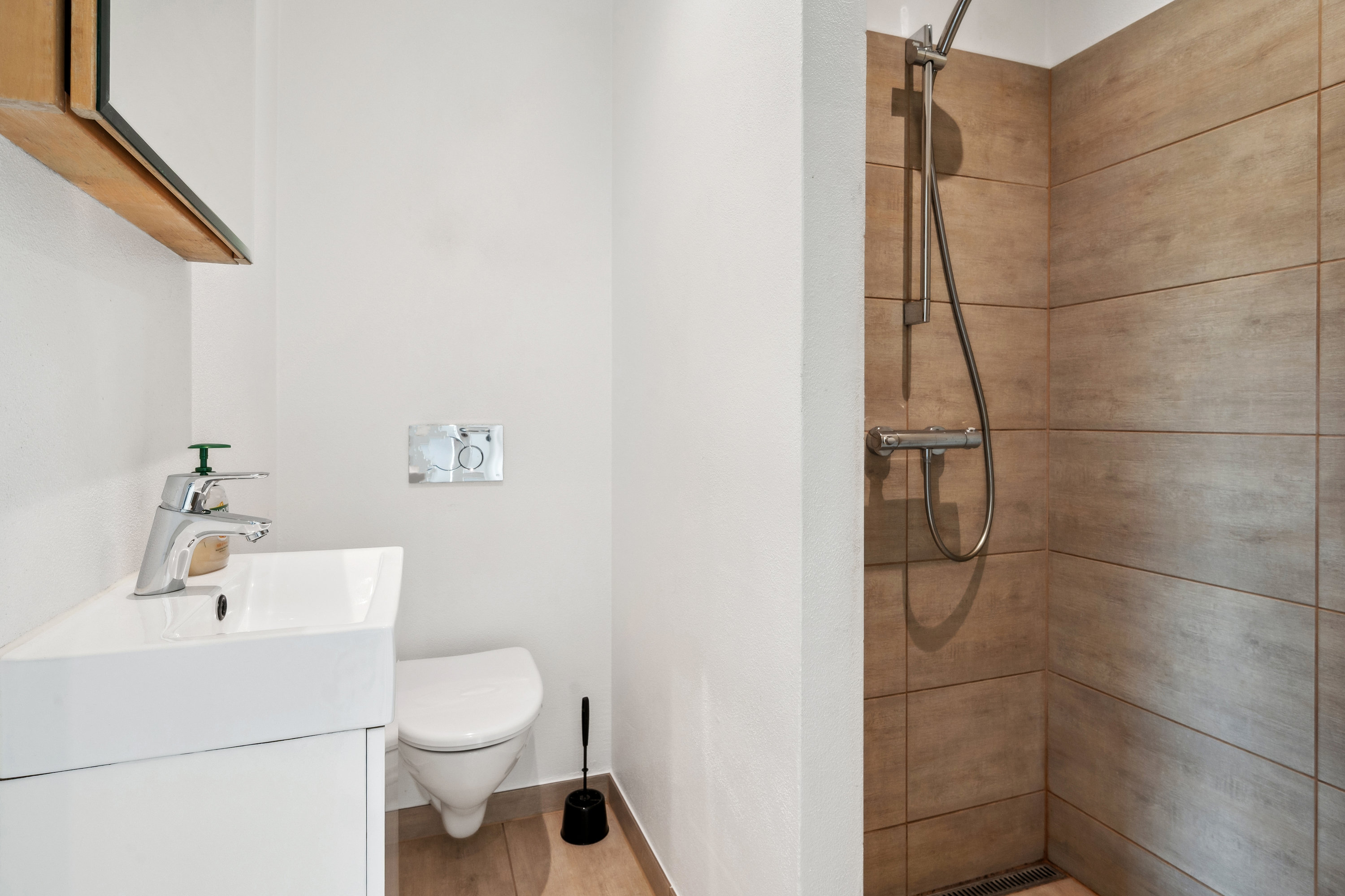 Fremhævet badeværelse billede i fuldskærmstilstand. Billede af Åmarksvej 7, 8250 Egå