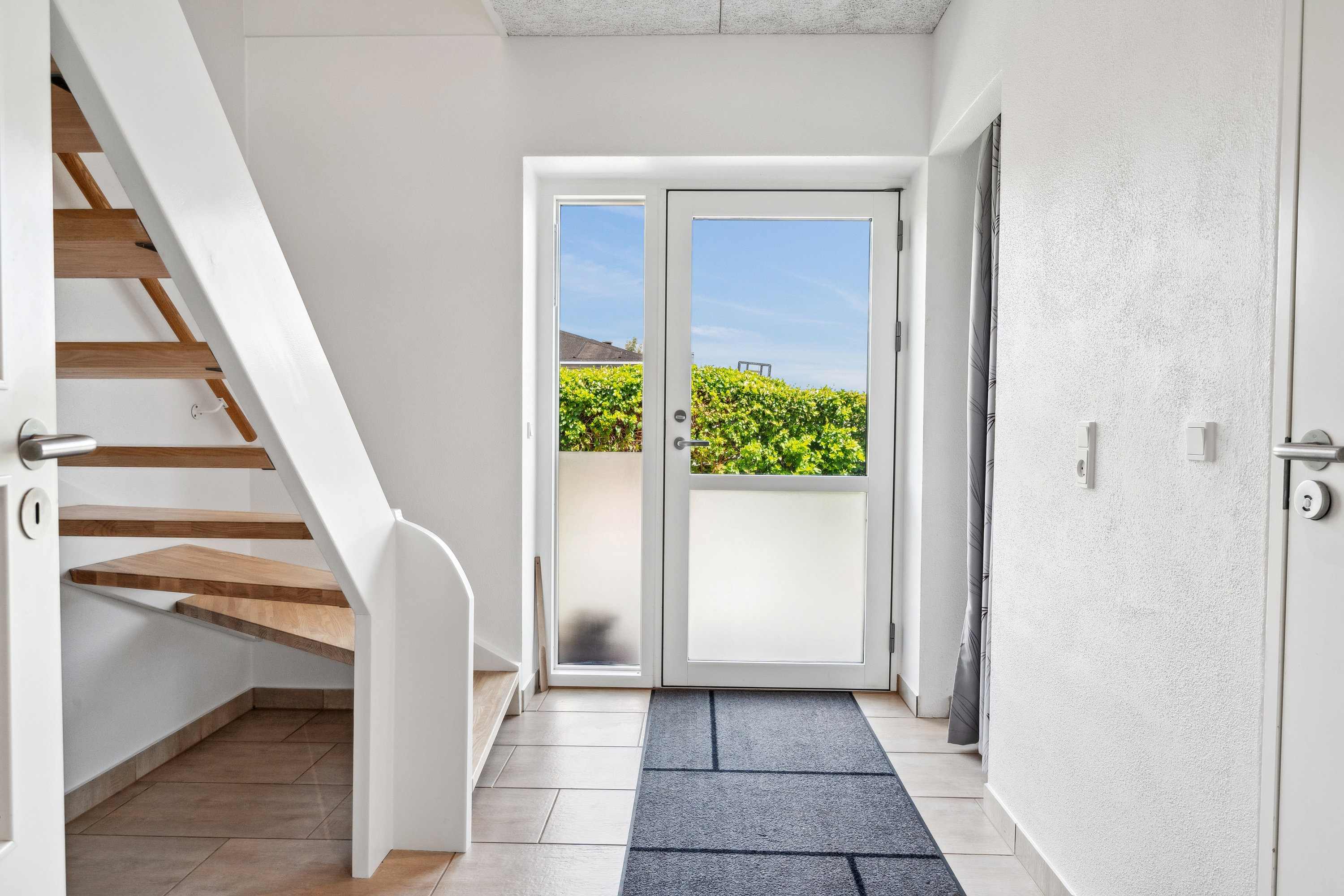 Fremhævet gang billede i fuldskærmstilstand. Billede af Åmarksvej 7, 8250 Egå