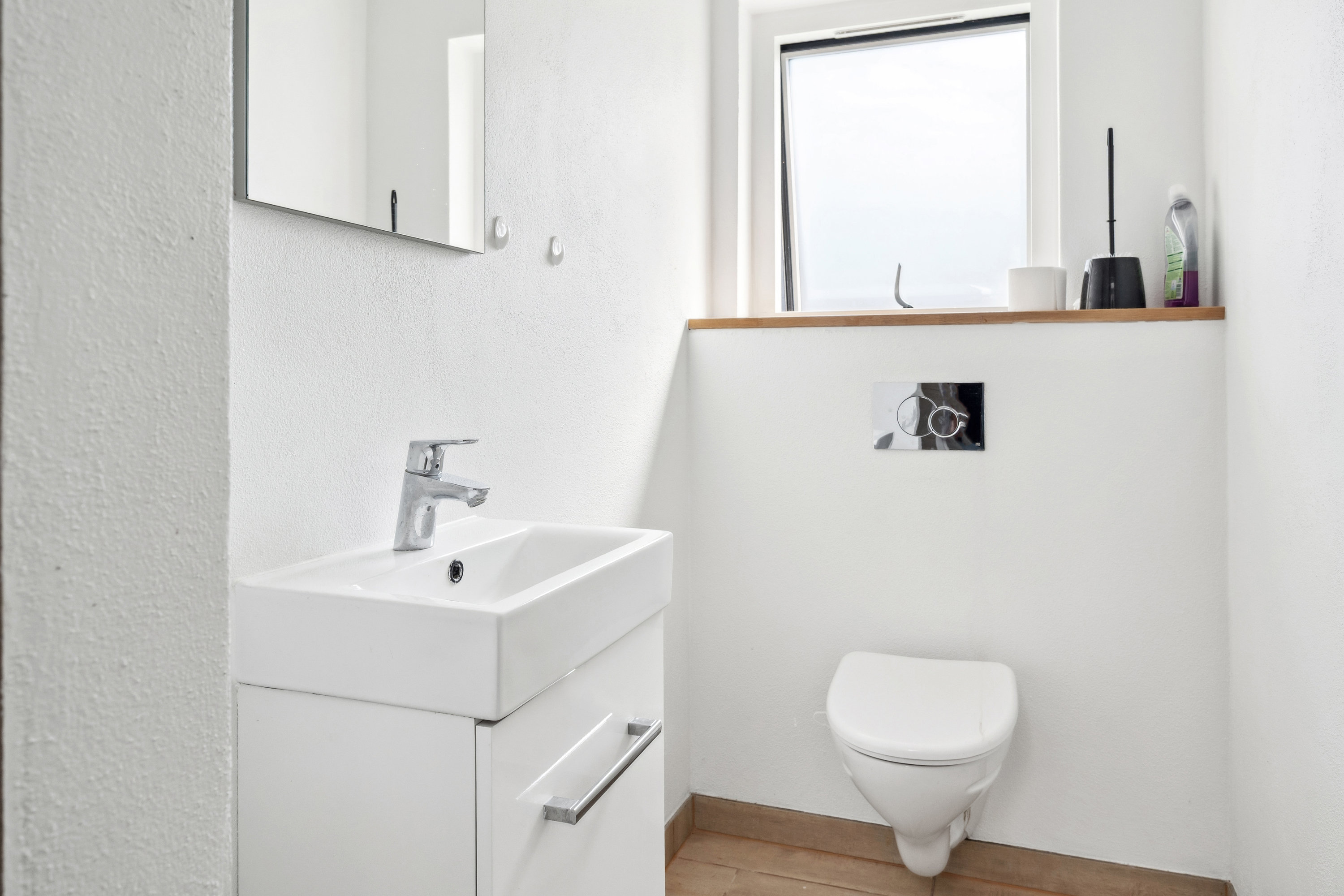 Fremhævet badeværelse billede i fuldskærmstilstand. Billede af Åmarksvej 7, 8250 Egå