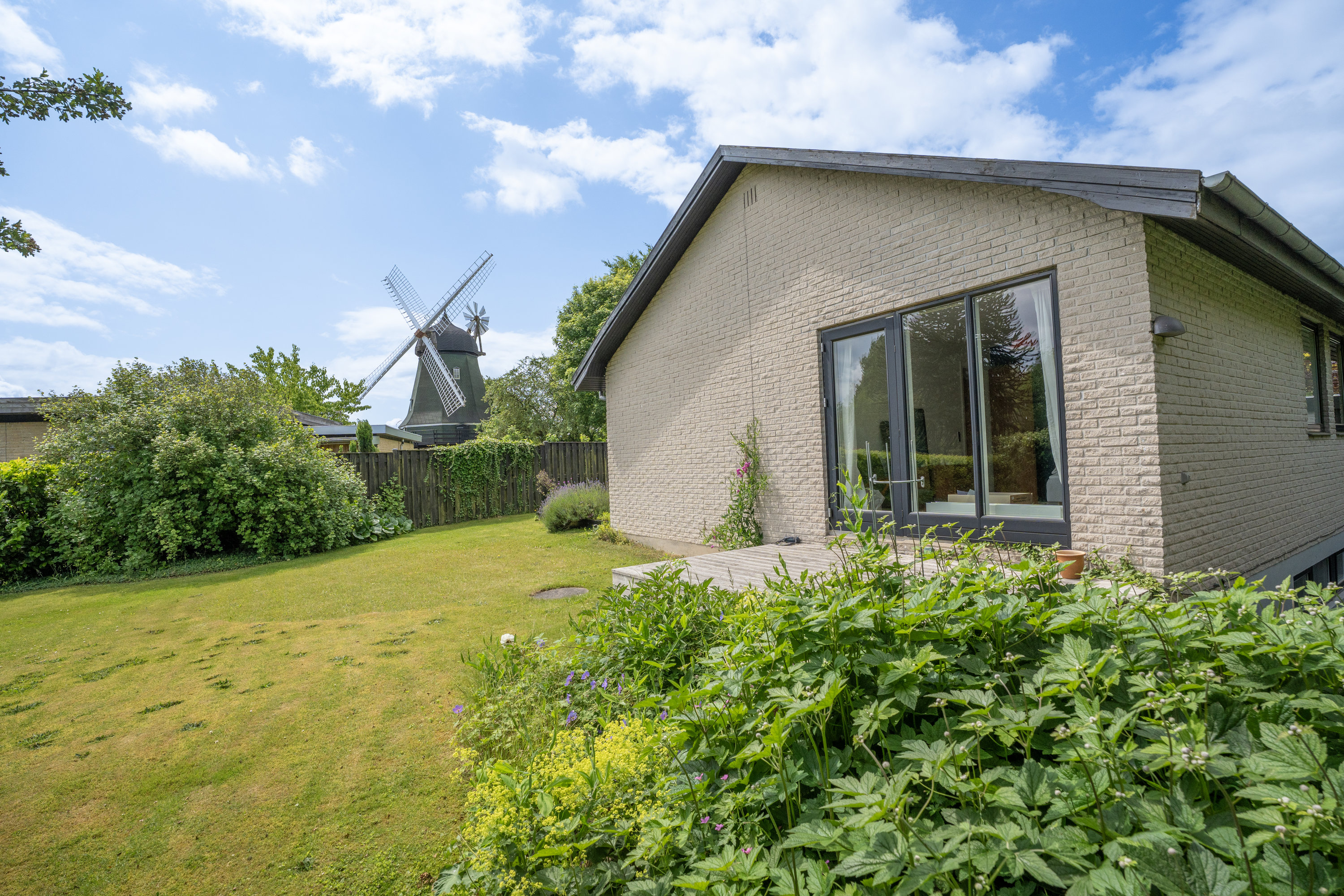 Fremhævet  billede i fuldskærmstilstand. Billede af Fuglebakken 23, 5560 Aarup