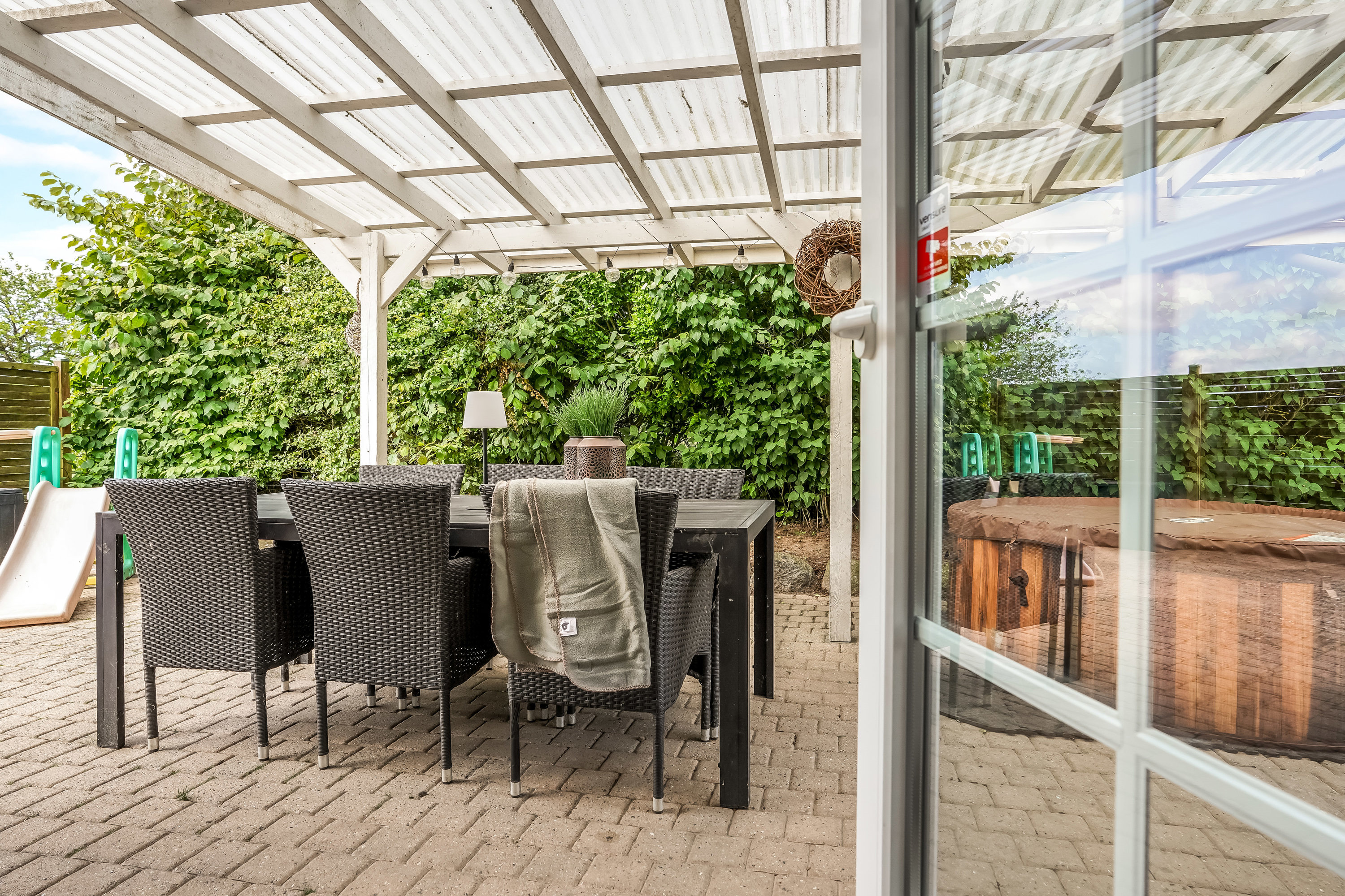 Fremhævet terrasse billede i fuldskærmstilstand. Billede af Ejbyvej 20, 5592 Ejby