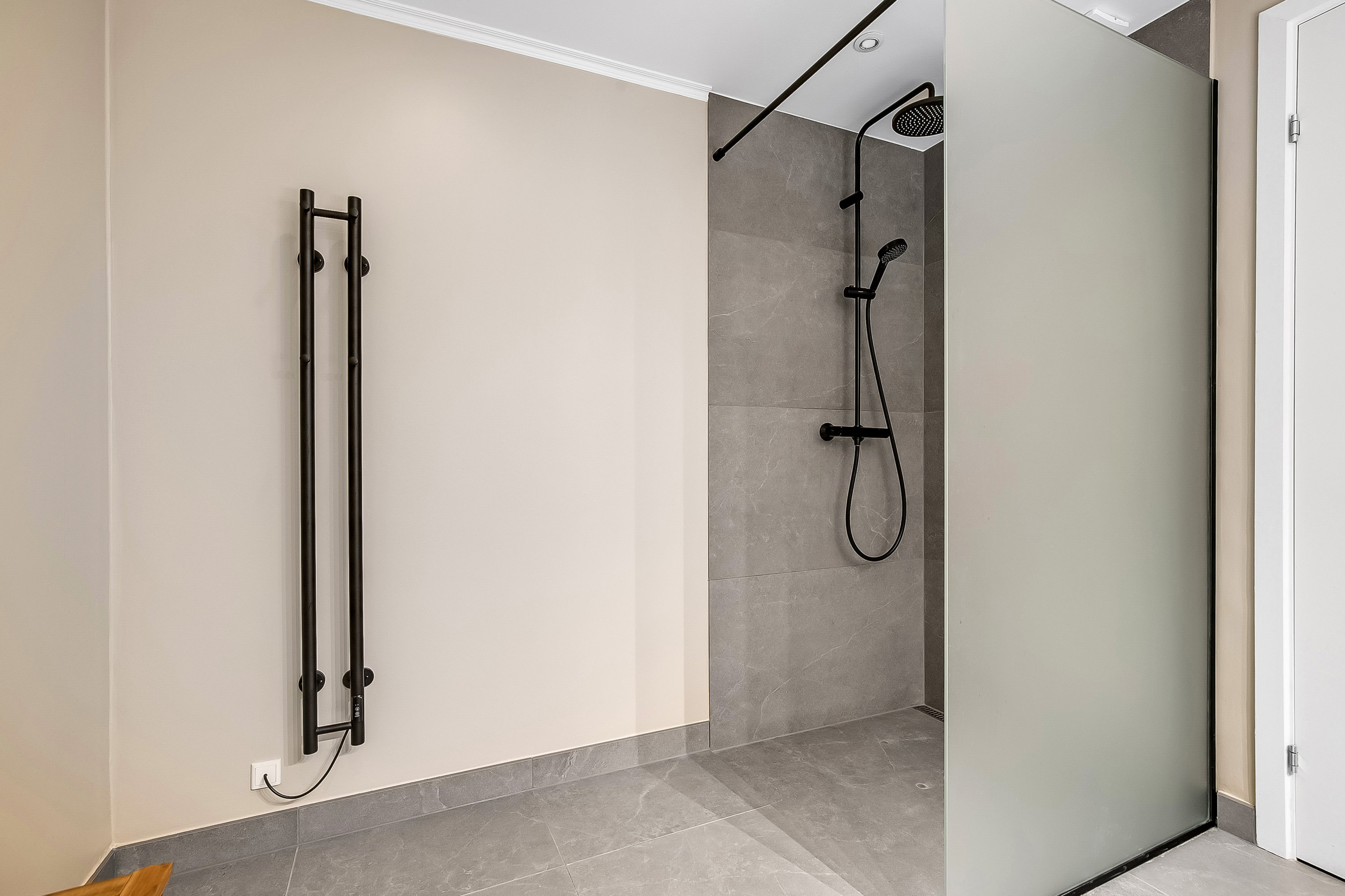 Fremhævet badeværelse stueplan billede i fuldskærmstilstand. Billede af Nørregade 25, 6580 Vamdrup