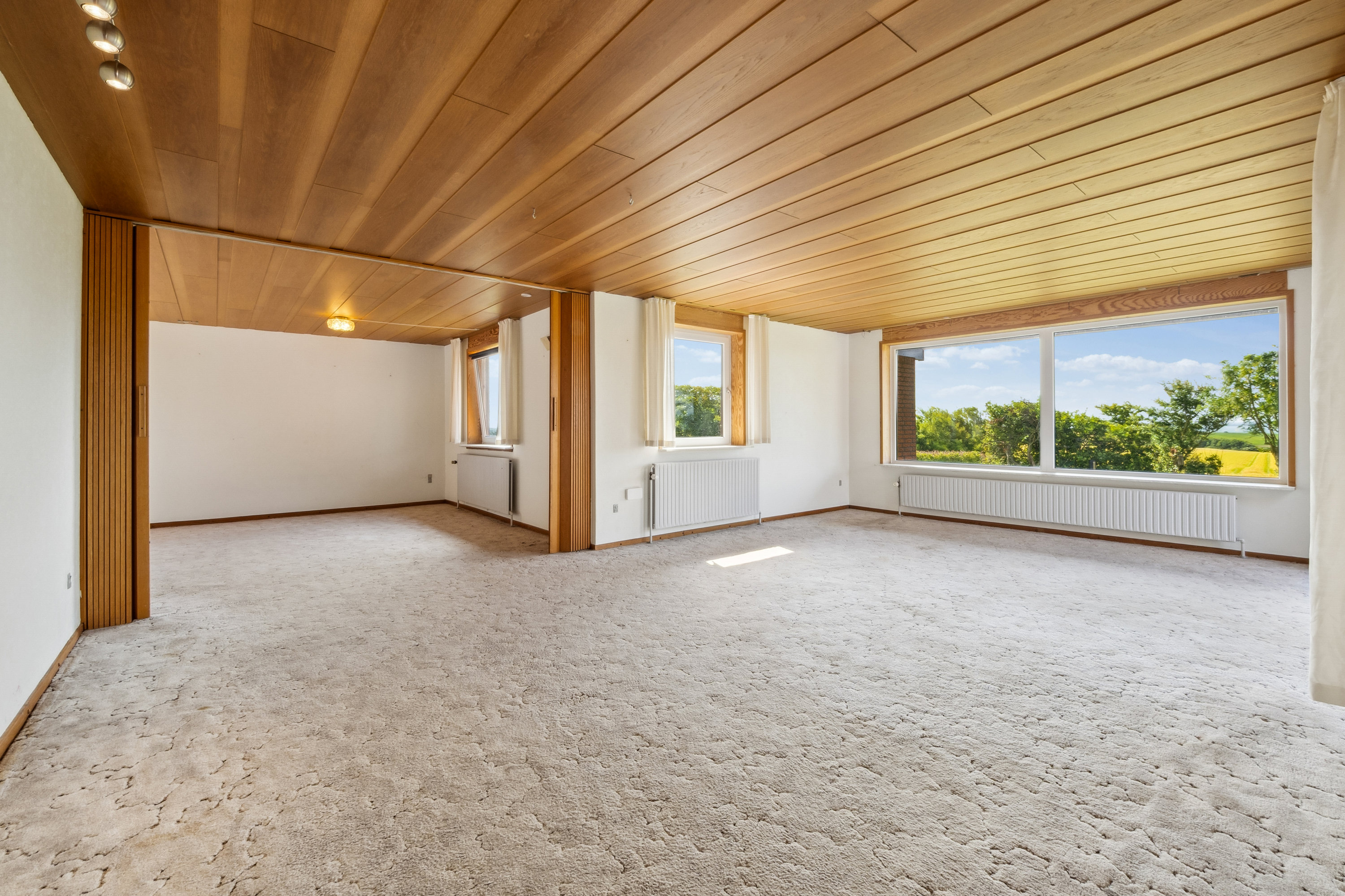 Fremhævet stue billede i fuldskærmstilstand. Billede af Søndermarken 13, Glomstrup, 7970 Redsted M