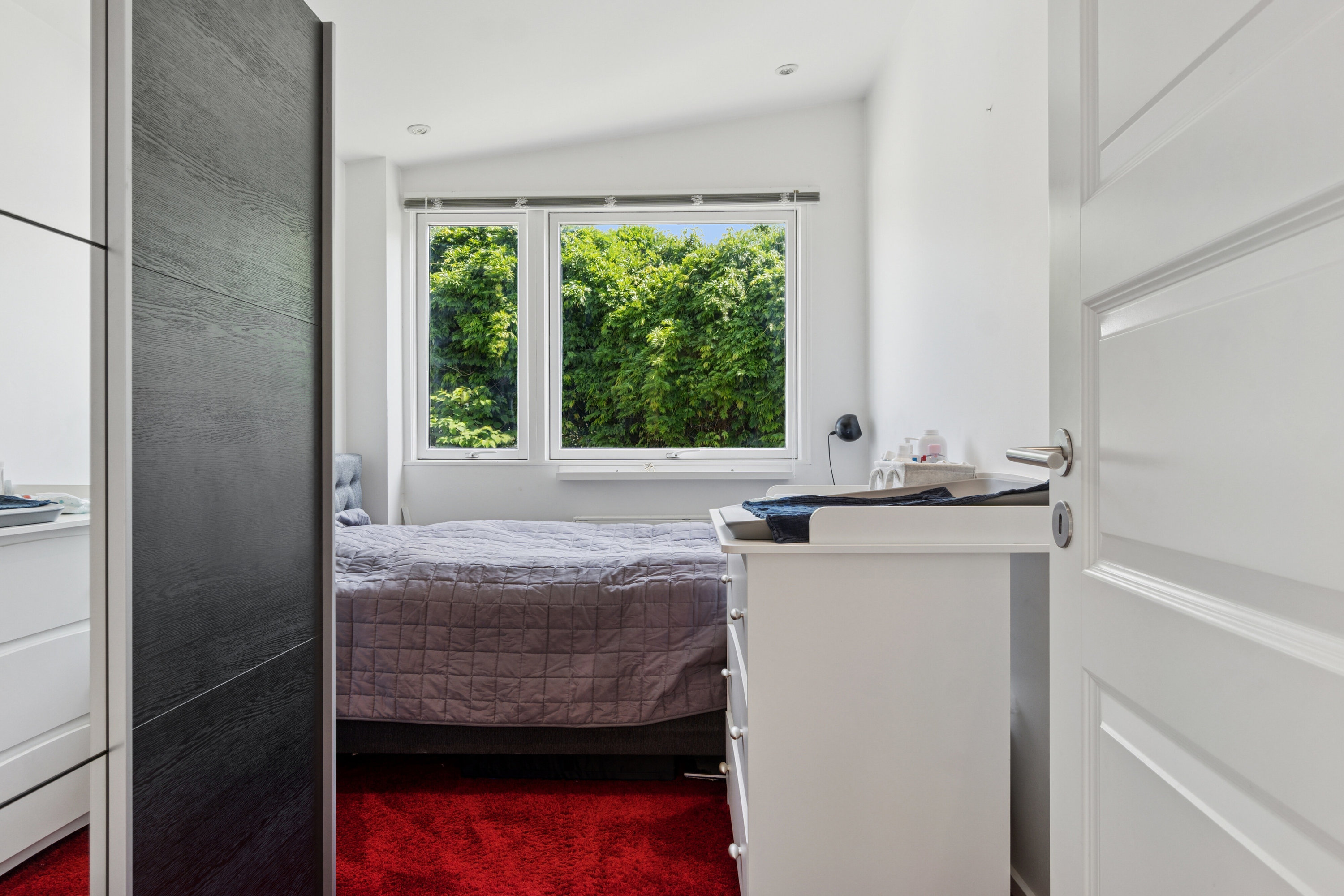 Fremhævet soveværelse billede i fuldskærmstilstand. Billede af Sommerfuglevej 1A, 2610 Rødovre