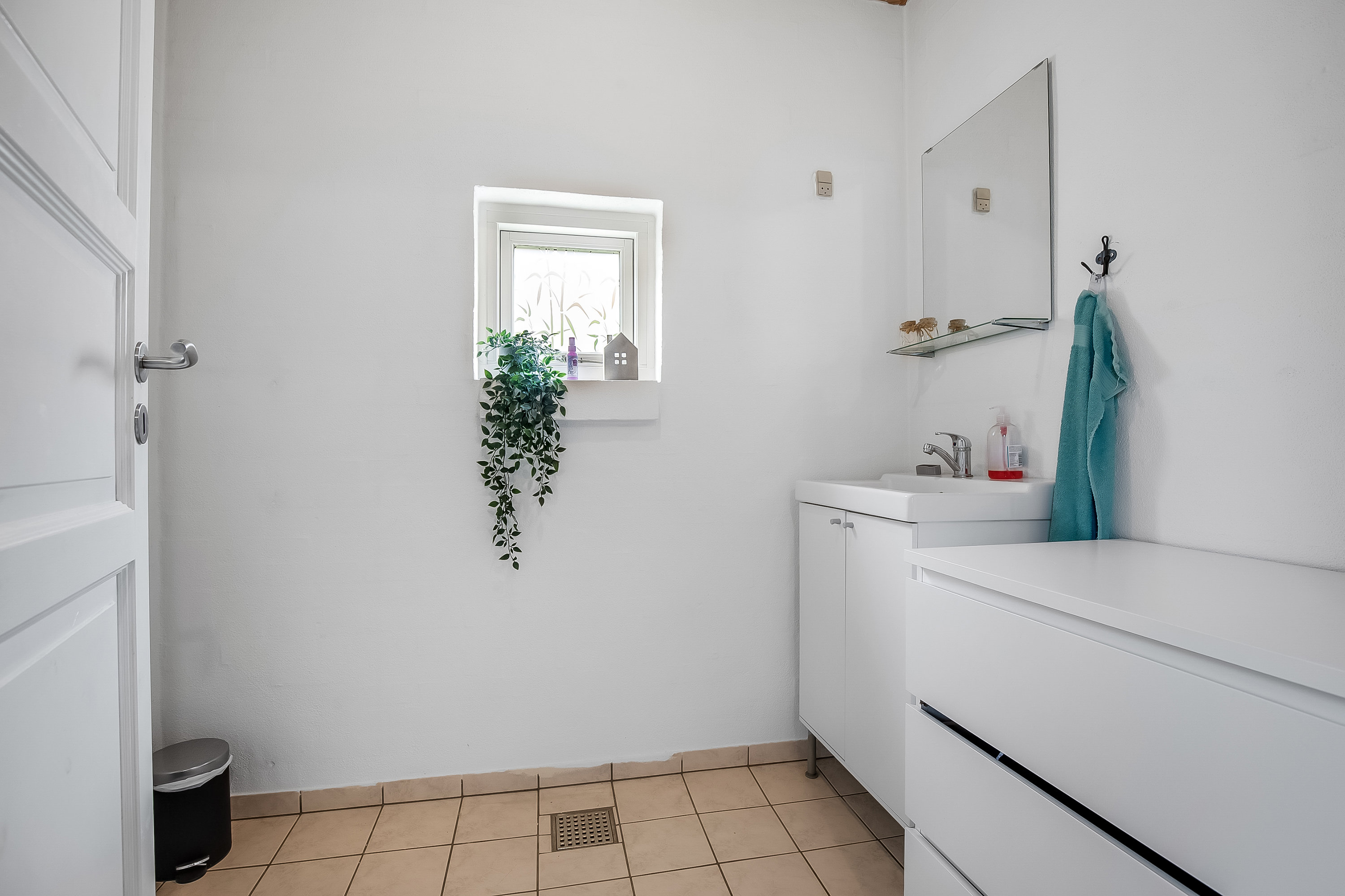 Fremhævet toilet billede i fuldskærmstilstand. Billede af Julianesvej 5, Vester Nebel, 6040 Egtved