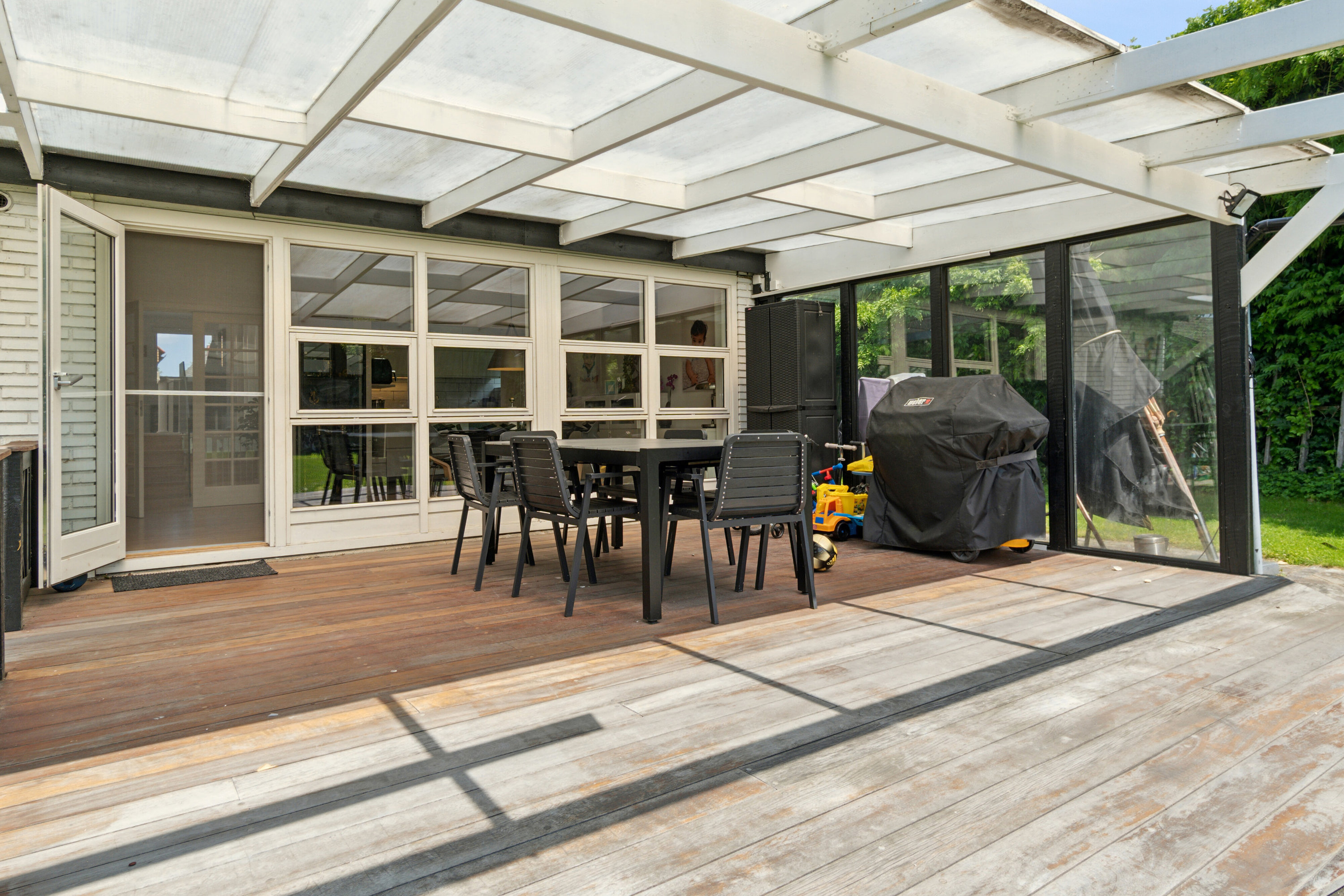 Miniaturebillede 1: overdækket terrasse. Billede af Sommerfuglevej 1A, 2610 Rødovre