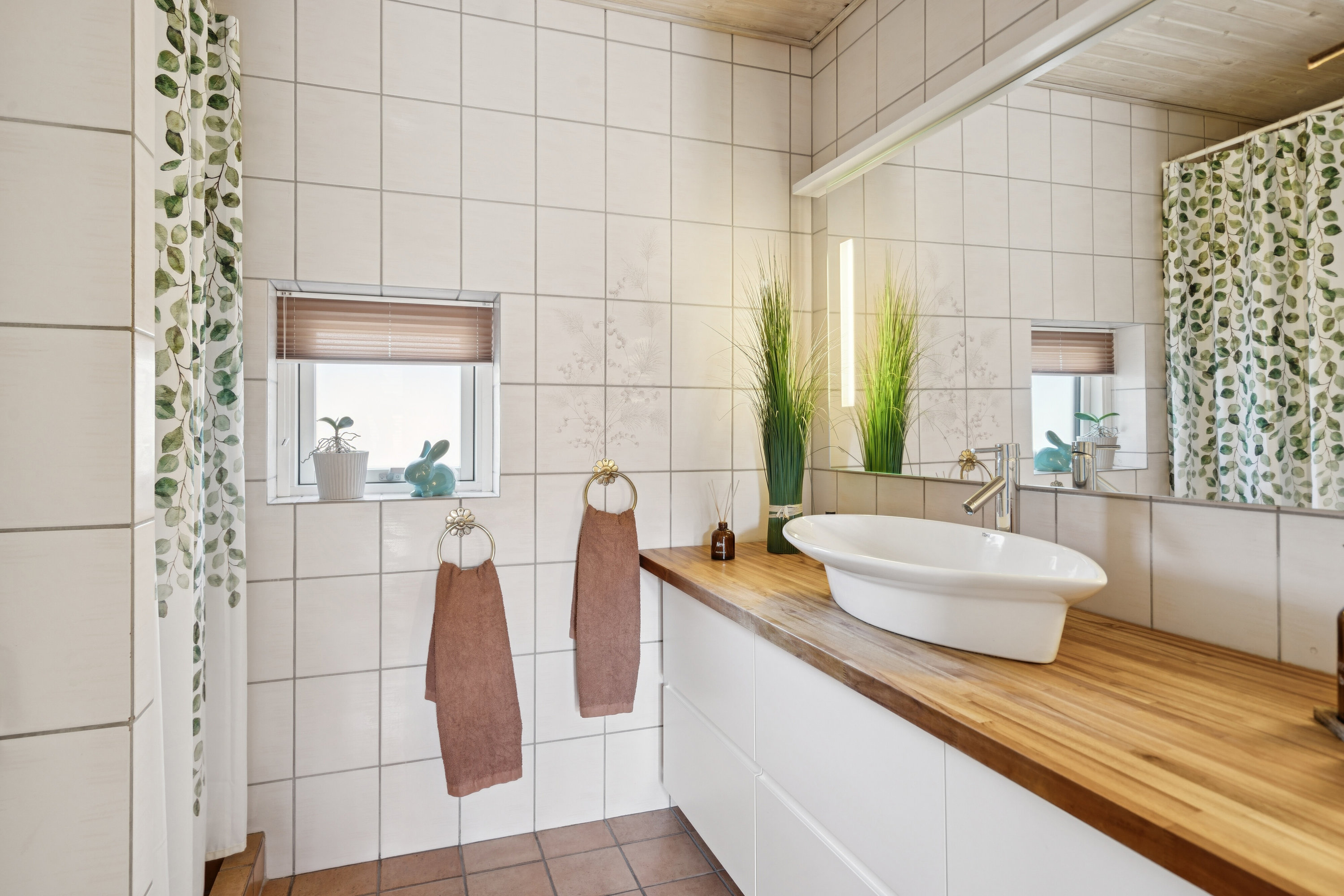 Fremhævet badeværelse billede i fuldskærmstilstand. Billede af Væbnerhatten 138, Tornbjerg, 5220 Odense SØ