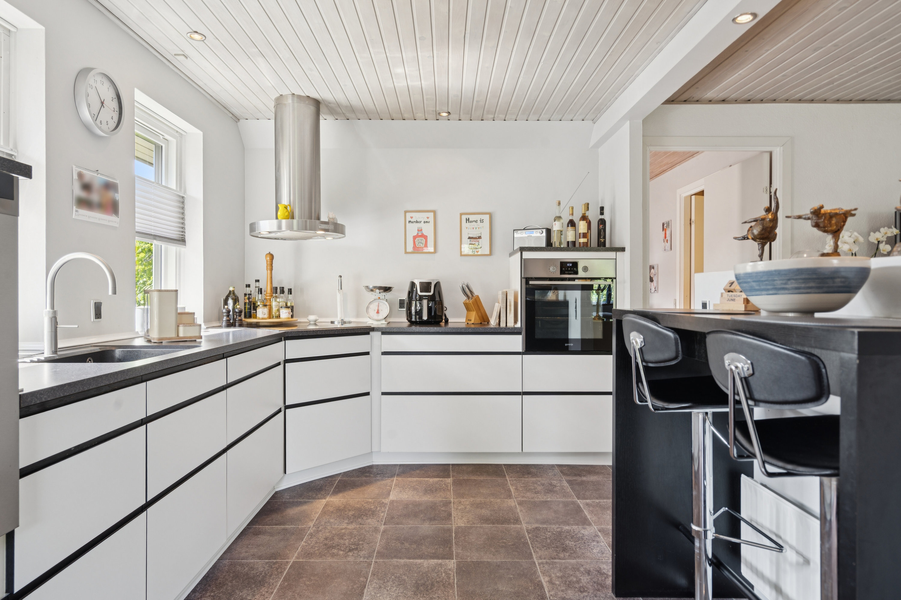 Fremhævet køkken billede i fuldskærmstilstand. Billede af Væbnerhatten 138, Tornbjerg, 5220 Odense SØ