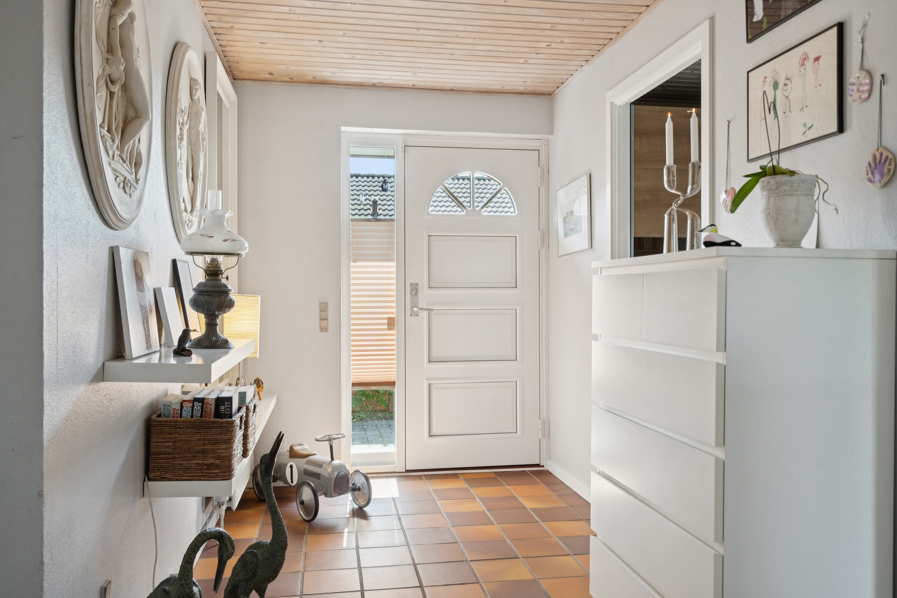 Fremhævet gang billede i fuldskærmstilstand. Billede af Væbnerhatten 138, Tornbjerg, 5220 Odense SØ