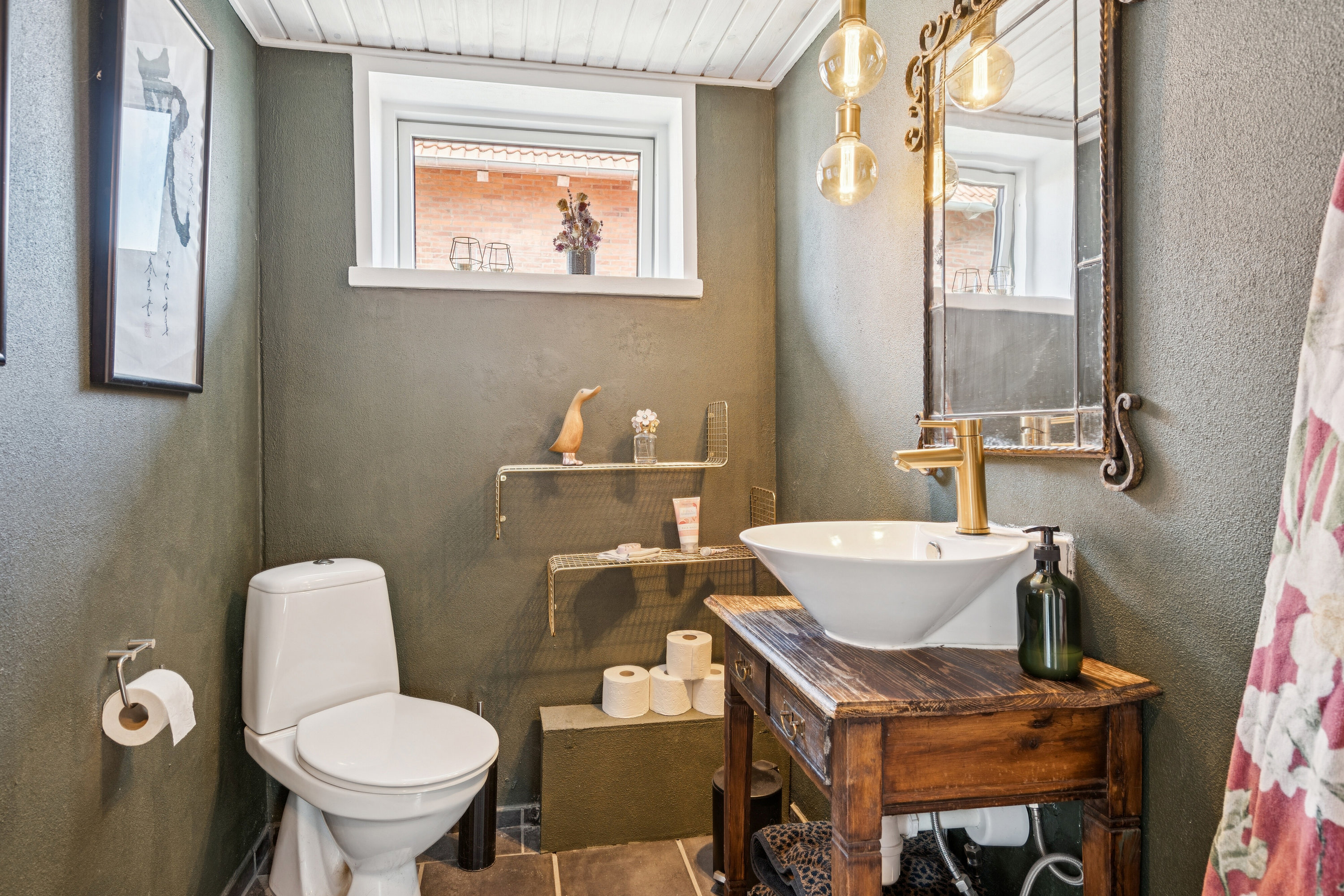 Fremhævet badeværelse billede i fuldskærmstilstand. Billede af Gyldenbjergsvej 18, 5700 Svendborg