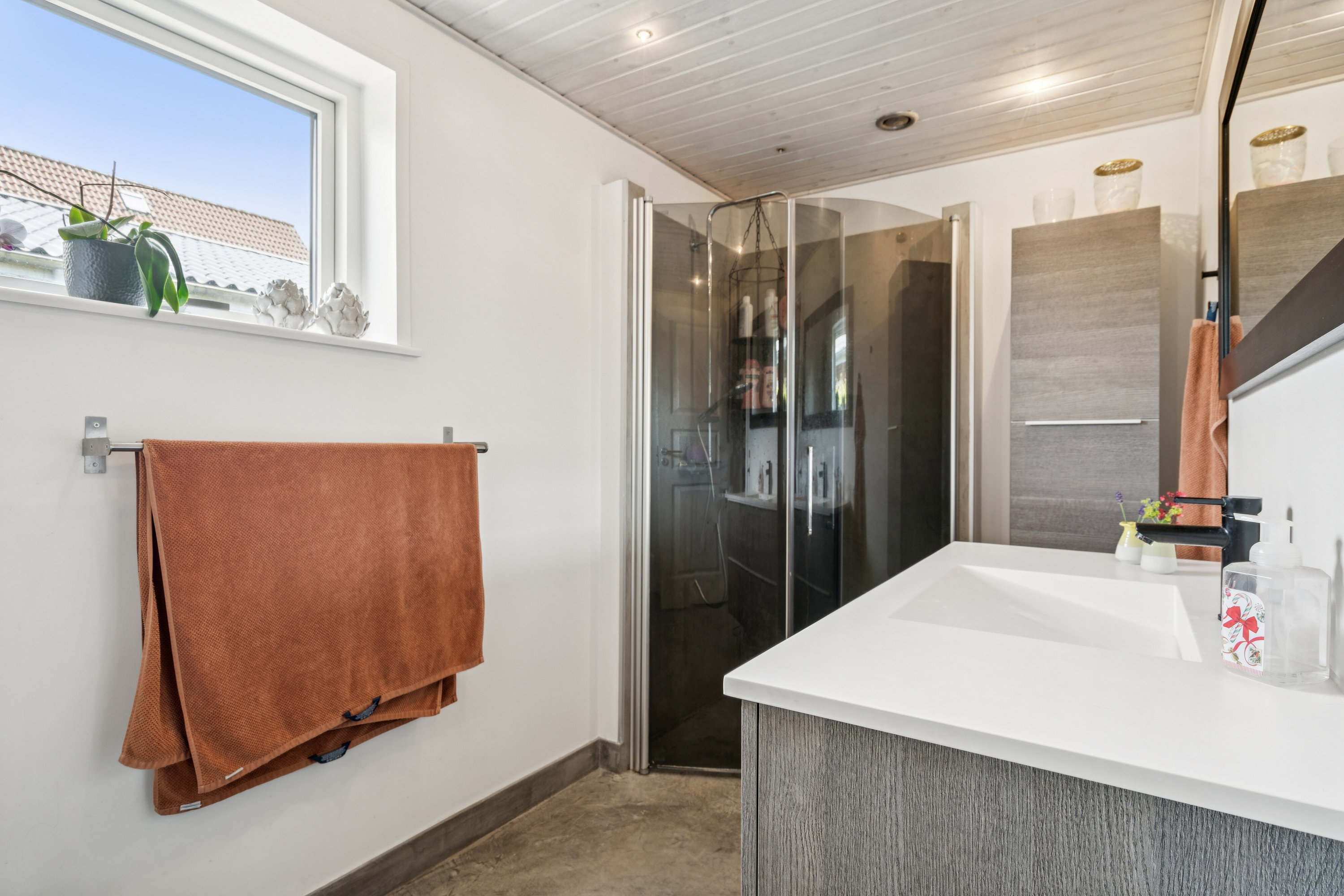 Fremhævet badeværelse billede i fuldskærmstilstand. Billede af Gyldenbjergsvej 18, 5700 Svendborg