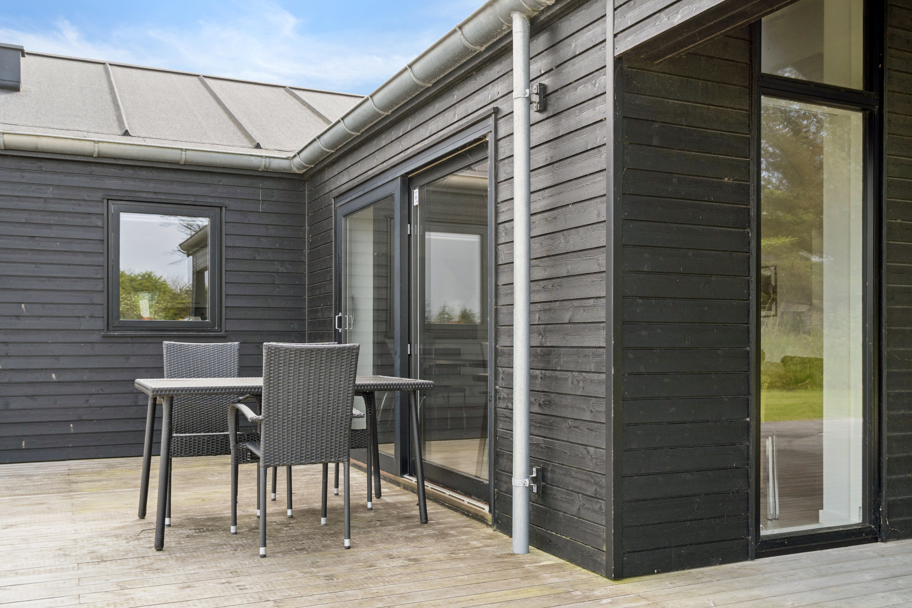 Fremhævet terrasse billede i fuldskærmstilstand. Billede af Nørre Knoldevej 15, Skal Klit, 9800 Hjørring