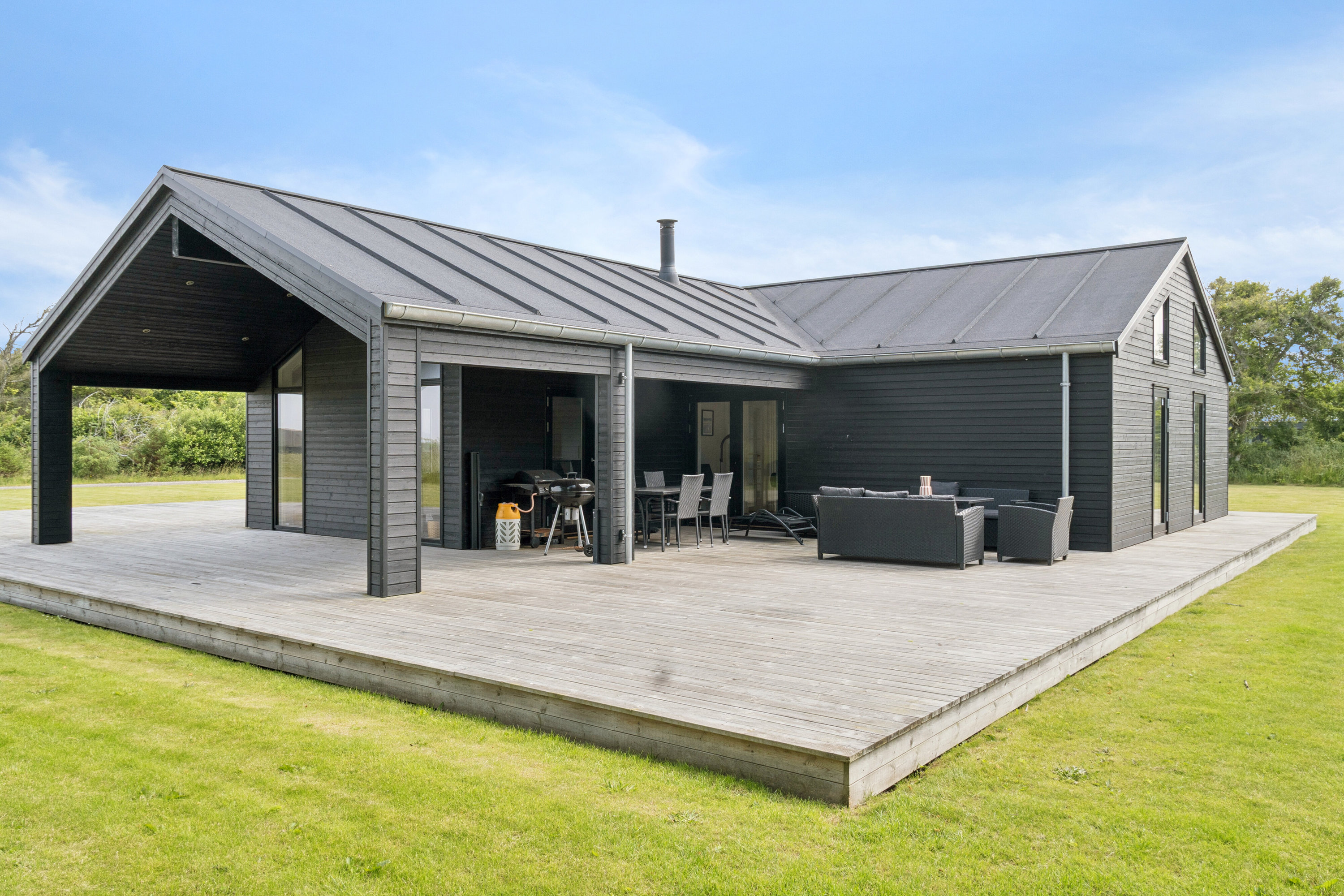 Fremhævet set fra haven billede i fuldskærmstilstand. Billede af Nørre Knoldevej 15, Skal Klit, 9800 Hjørring