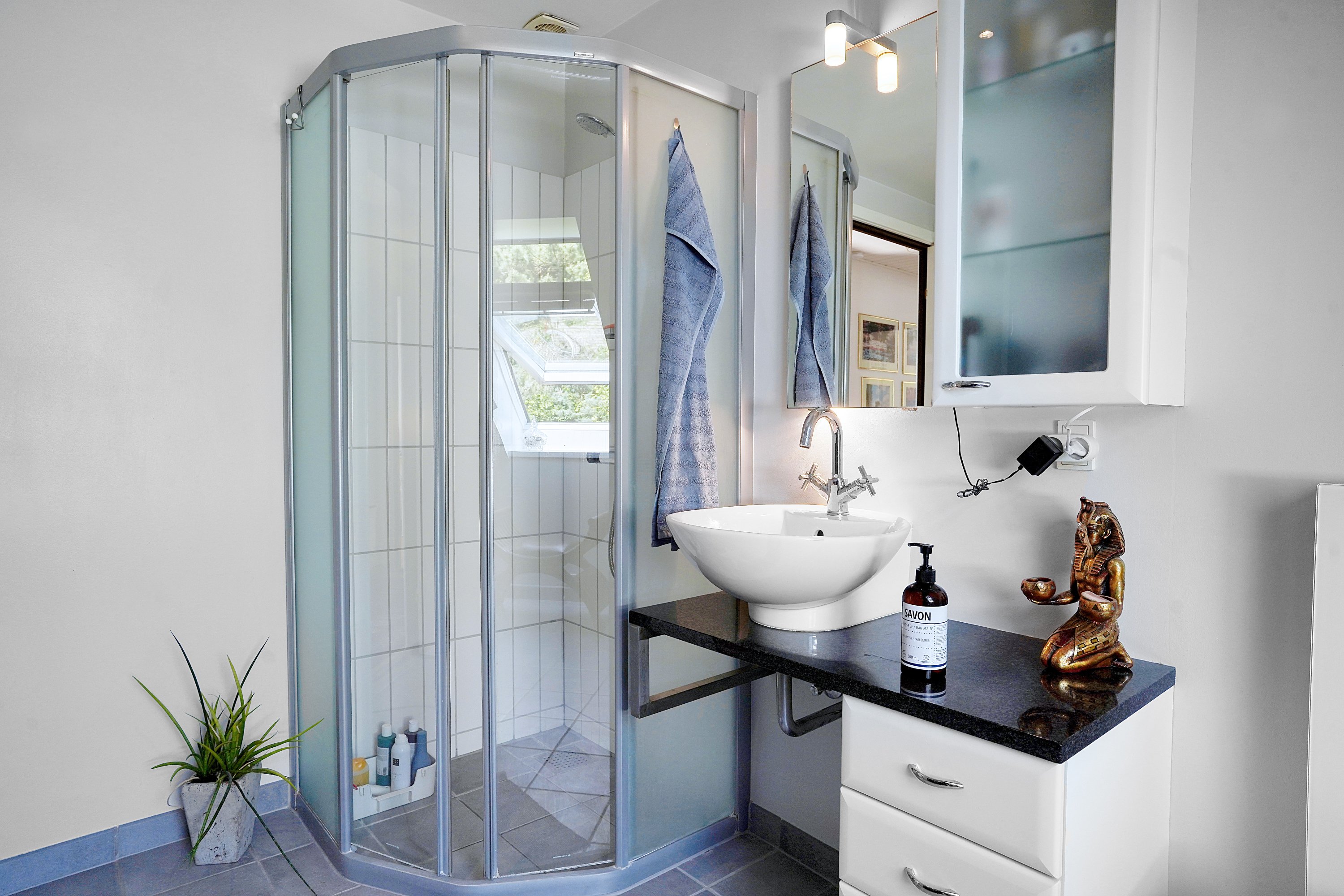 Fremhævet badeværelse billede i fuldskærmstilstand. Billede af Sauntevej 71A, 3100 Hornbæk