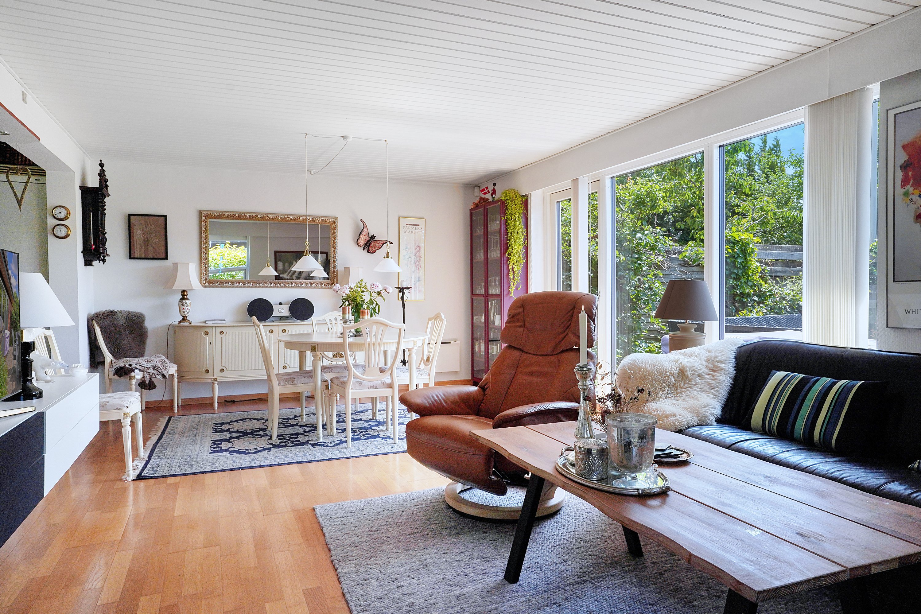 Fremhævet stue billede i fuldskærmstilstand. Billede af Sauntevej 71A, 3100 Hornbæk