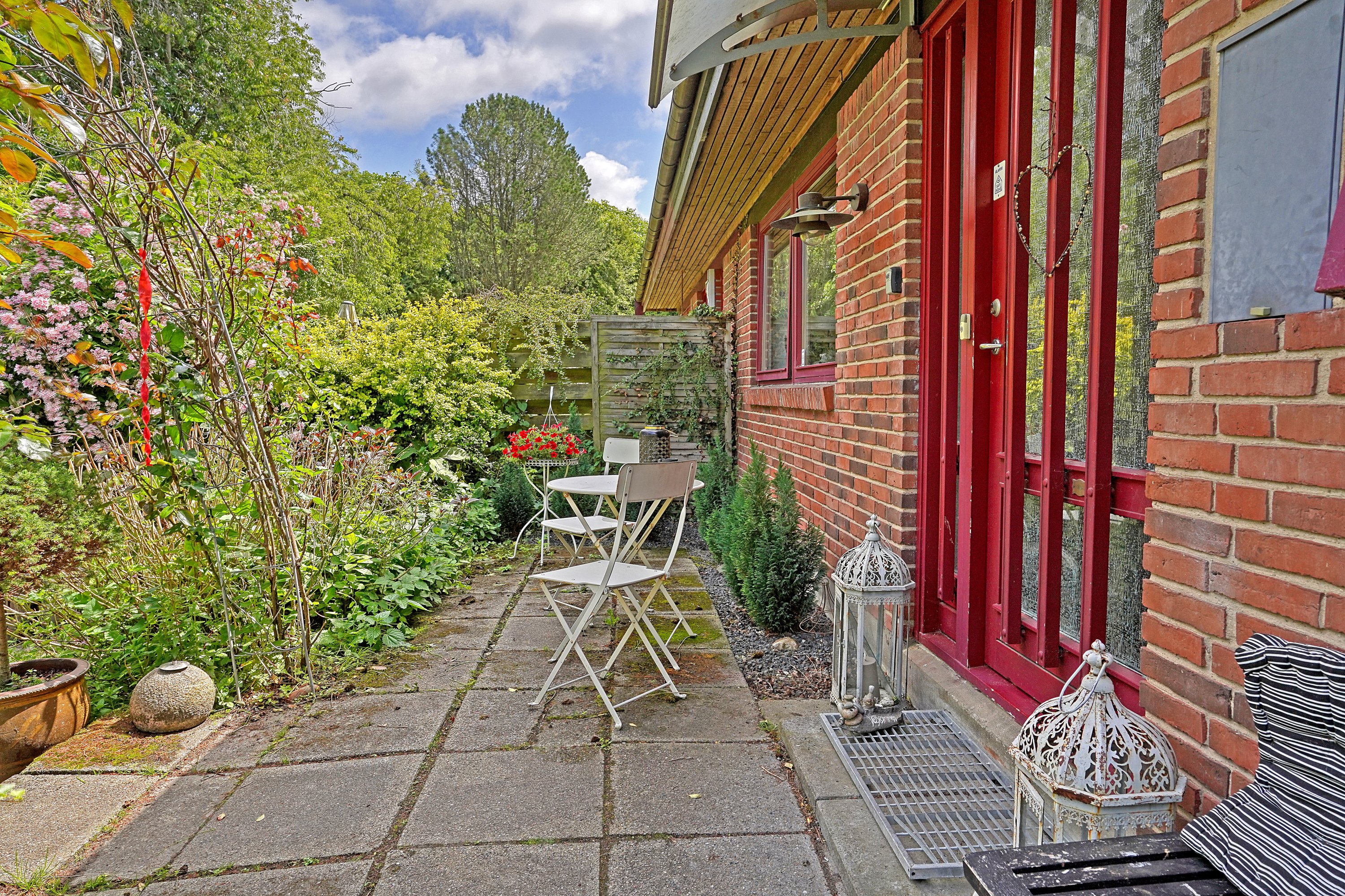 Fremhævet terrasse billede i fuldskærmstilstand. Billede af Sauntevej 71A, 3100 Hornbæk