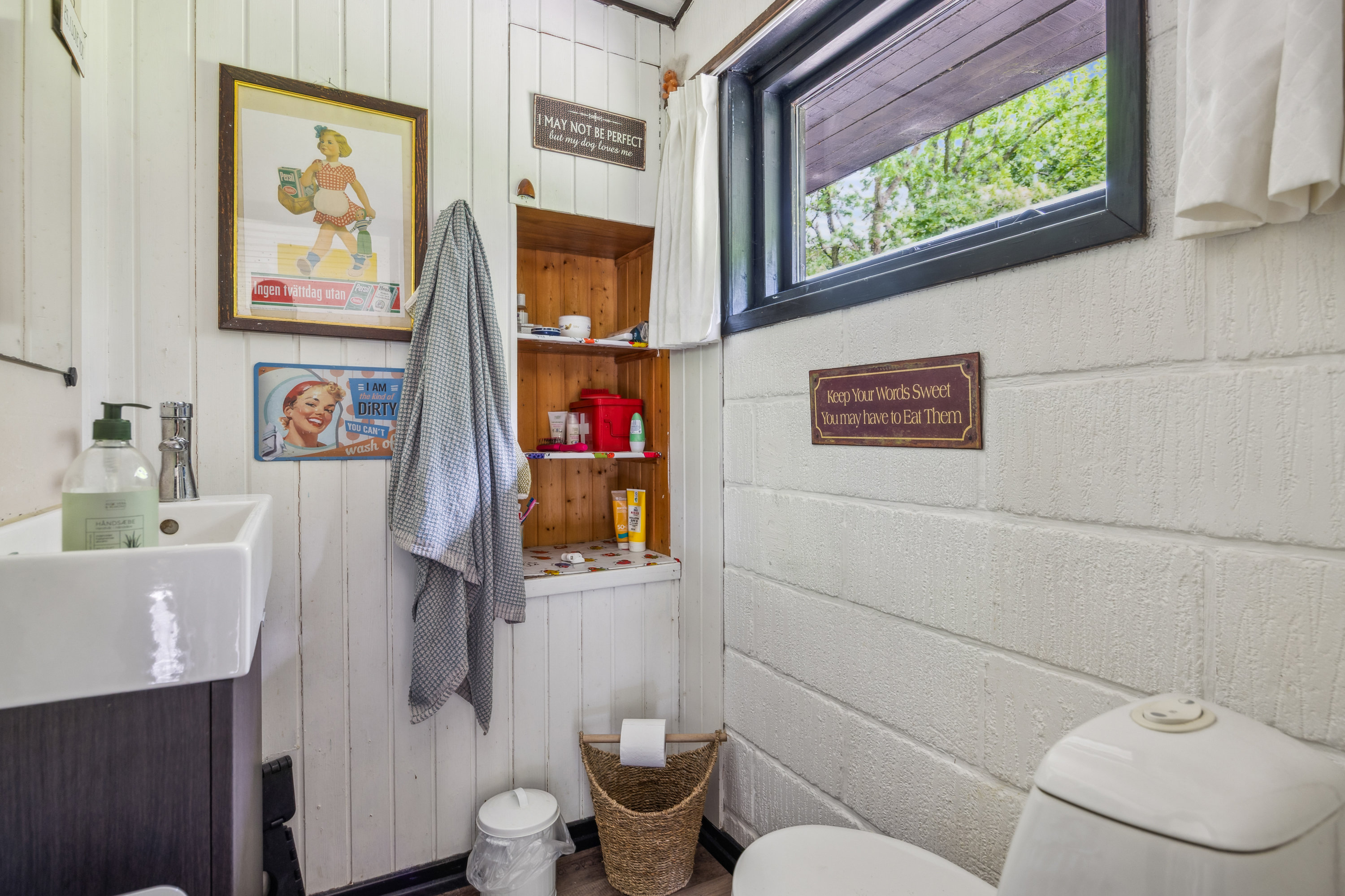 Fremhævet badeværelse billede i fuldskærmstilstand. Billede af Rummelsigen 29, 9340 Asaa