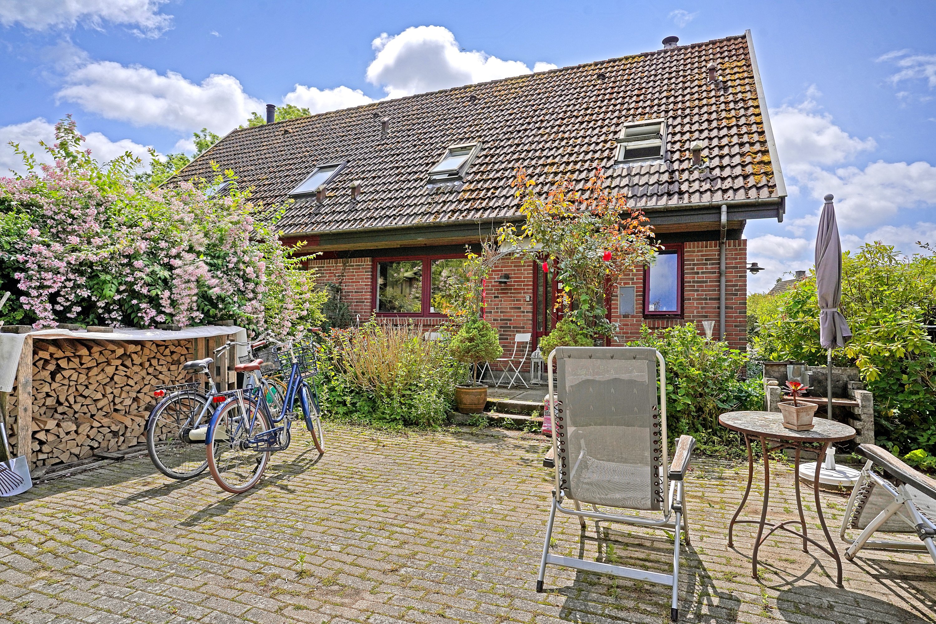 Fremhævet terrasse billede i fuldskærmstilstand. Billede af Sauntevej 71A, 3100 Hornbæk