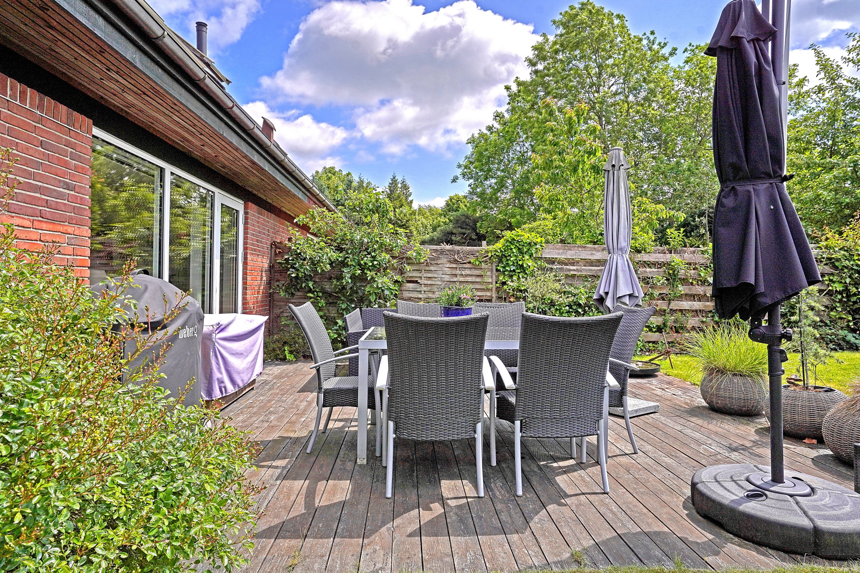 Fremhævet terrasse billede i fuldskærmstilstand. Billede af Sauntevej 71A, 3100 Hornbæk