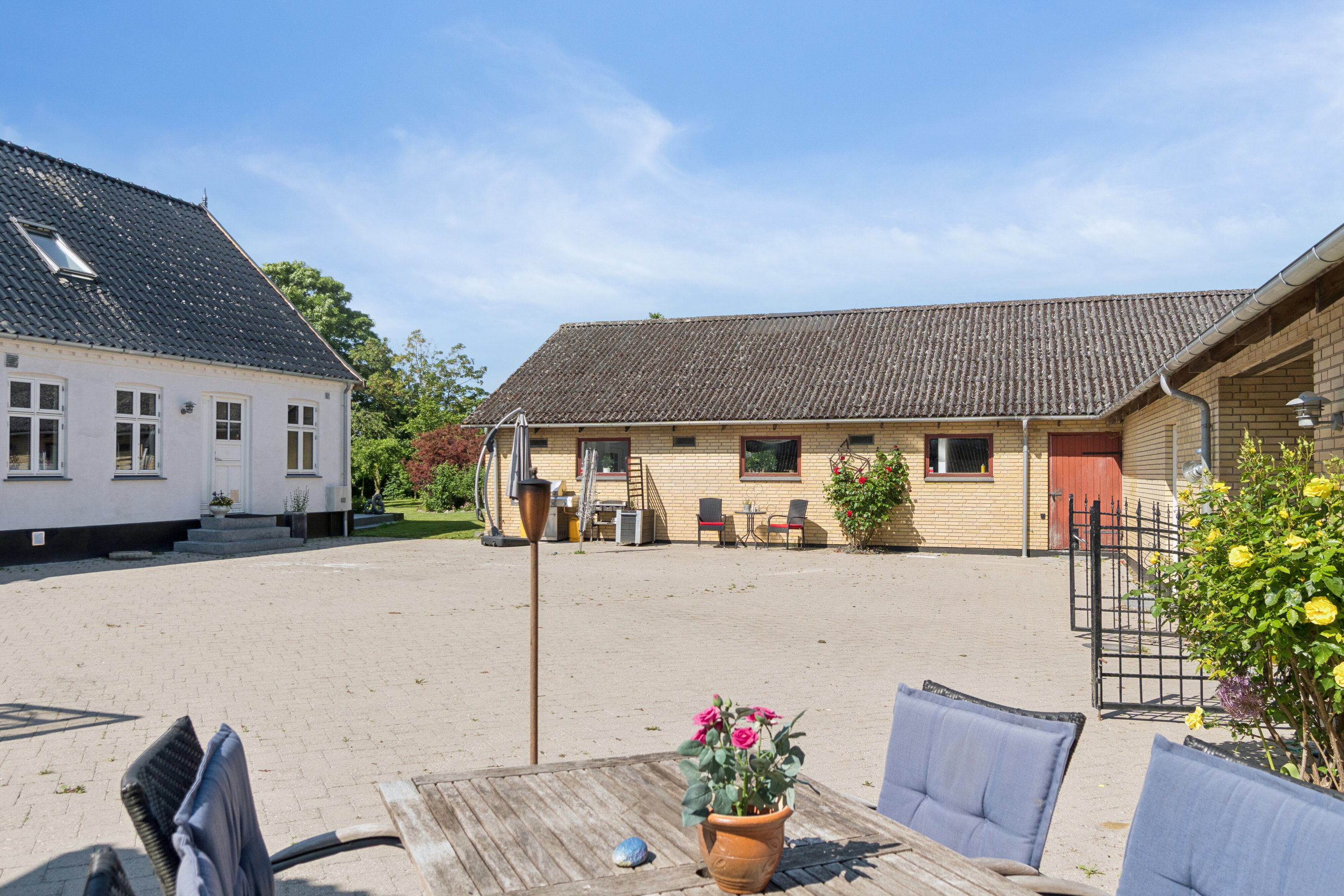 Fremhævet udendørs billede i fuldskærmstilstand. Billede af Gl. Mårsøvej 11, 4300 Holbæk