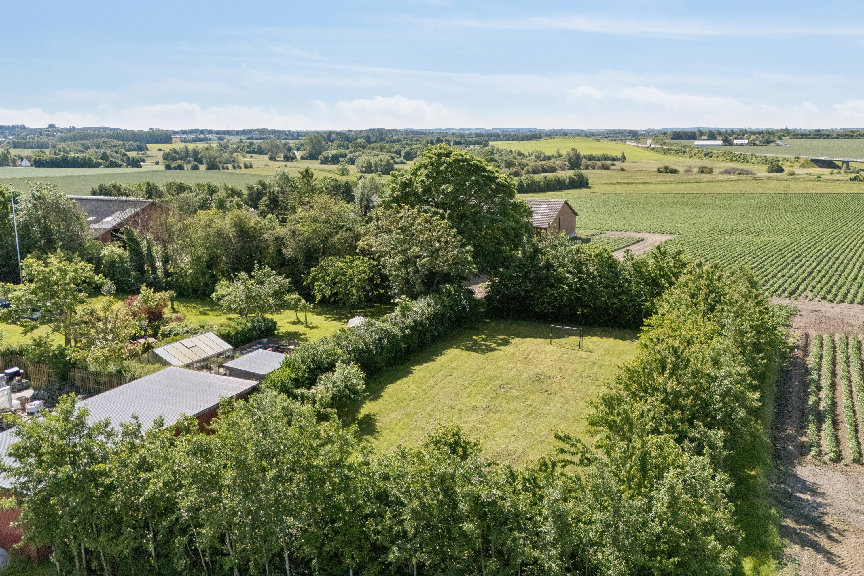 Miniaturebillede 2: udendørs. Billede af Gl. Mårsøvej 11, 4300 Holbæk