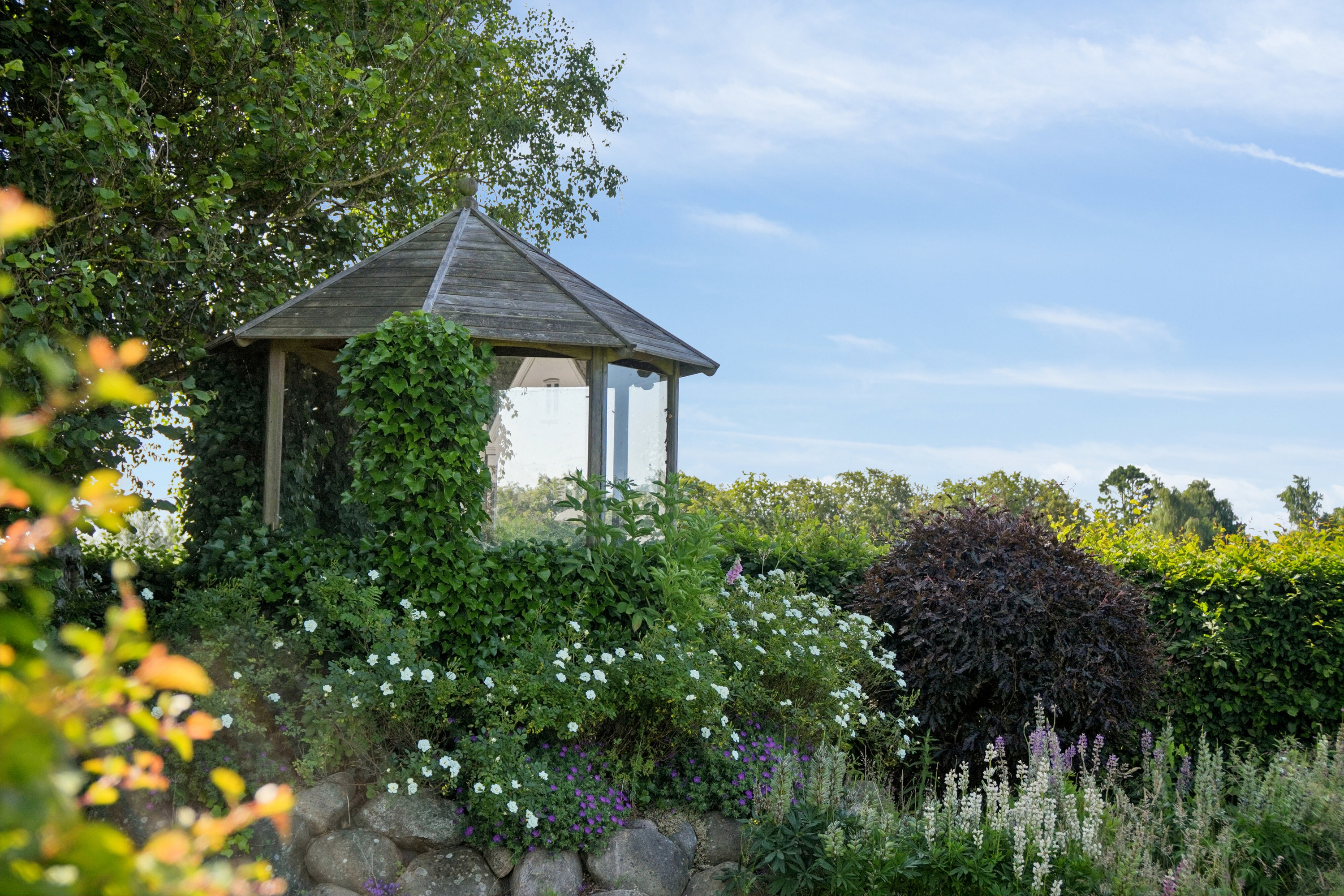 Fremhævet set fra haven billede i fuldskærmstilstand. Billede af Fjællebrovejen 35, Fjællebroen, 5762 Vester Skerninge