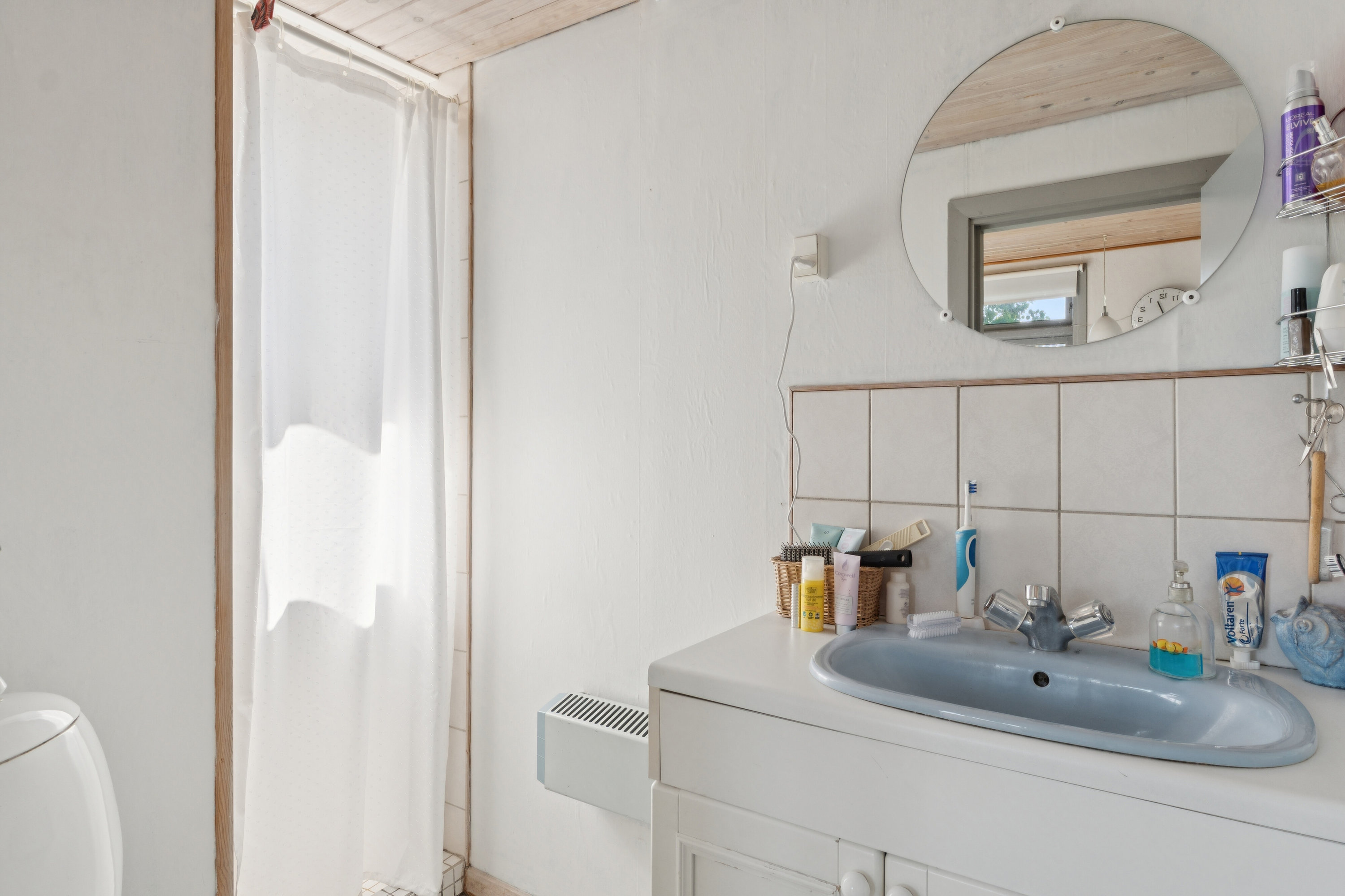 Fremhævet badeværelse billede i fuldskærmstilstand. Billede af Karensvej 6, Østerballe, 5450 Otterup