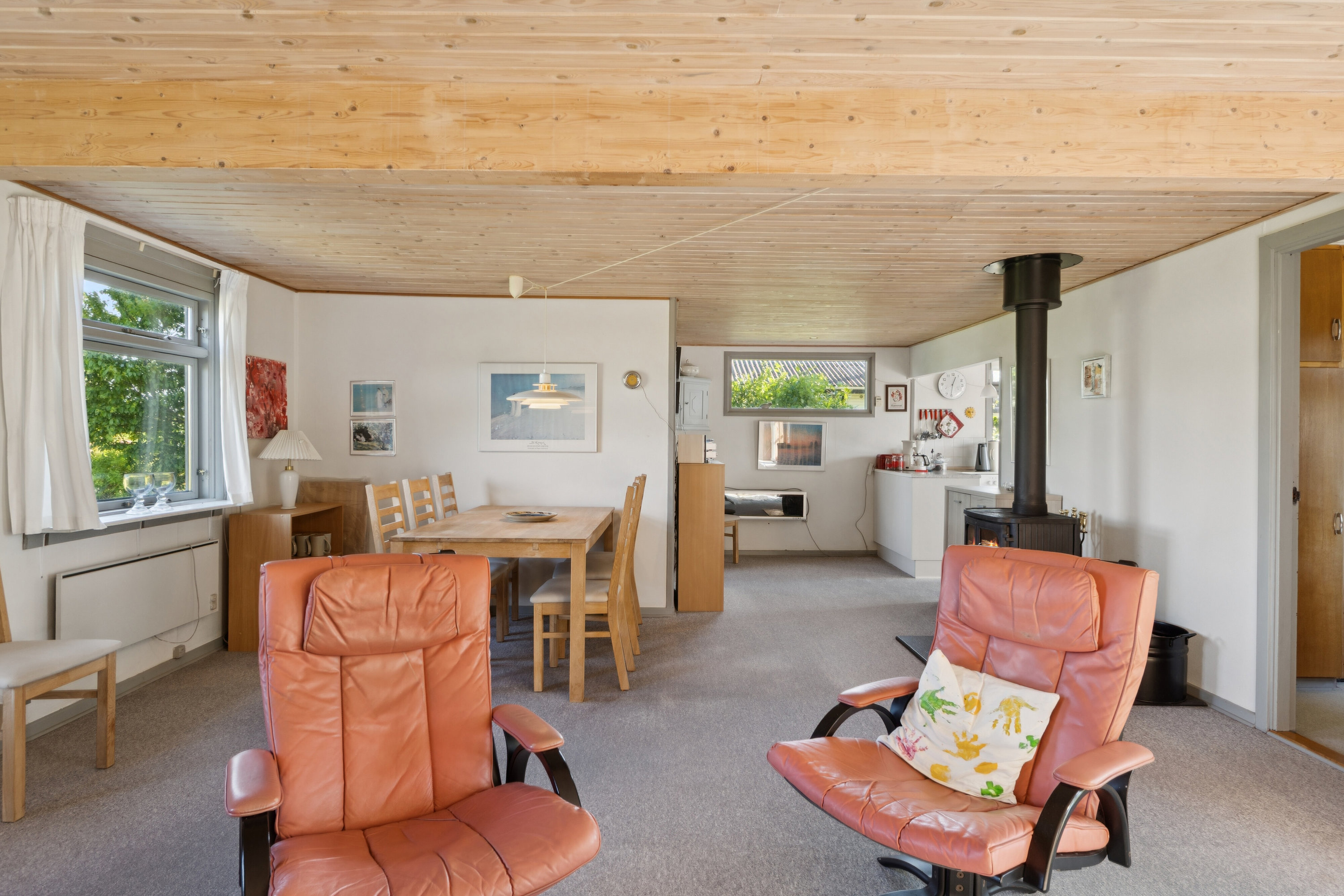 Fremhævet stue billede i fuldskærmstilstand. Billede af Karensvej 6, Østerballe, 5450 Otterup