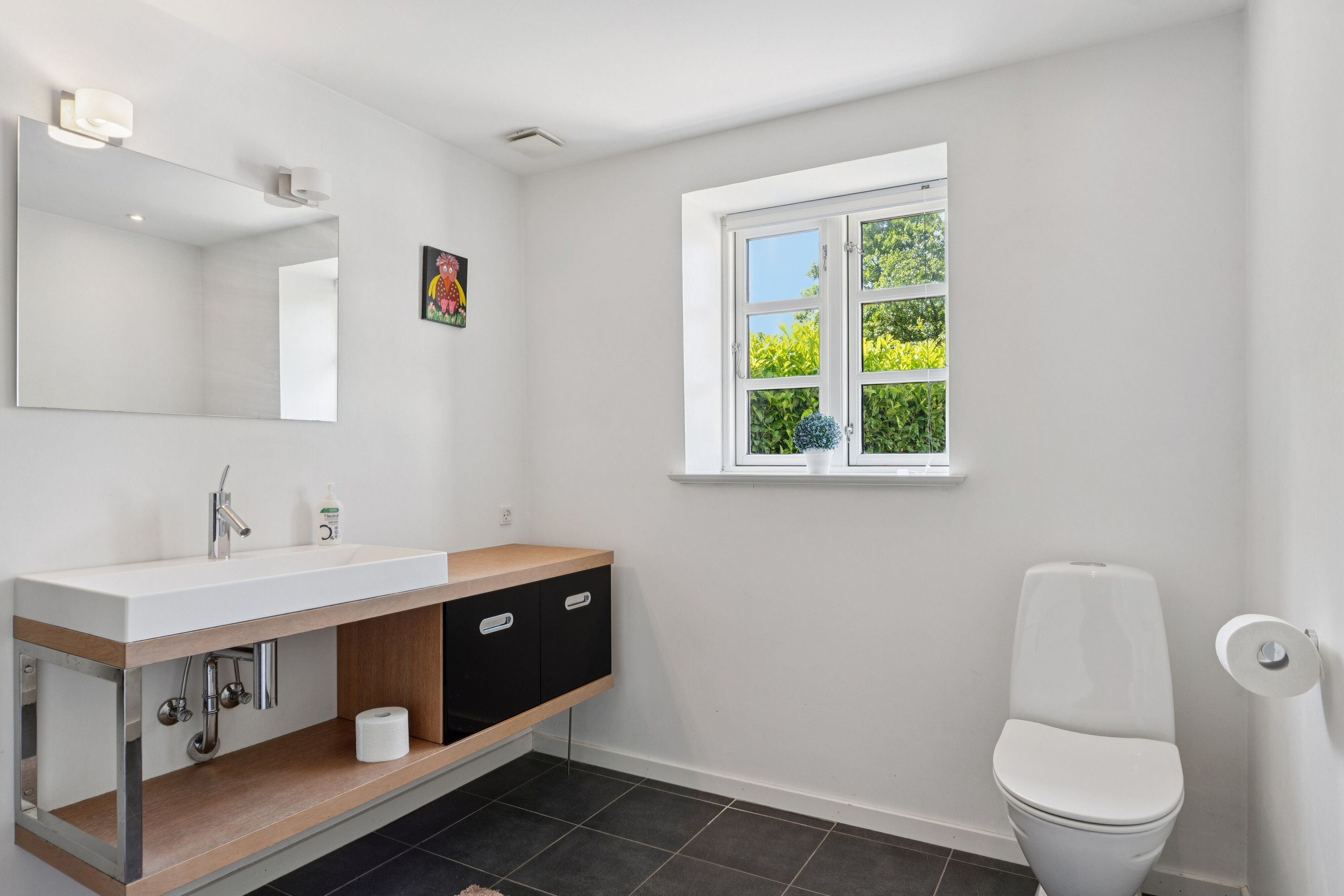 Fremhævet badeværelse billede i fuldskærmstilstand. Billede af Charlottenlundvej 29, 8620 Kjellerup